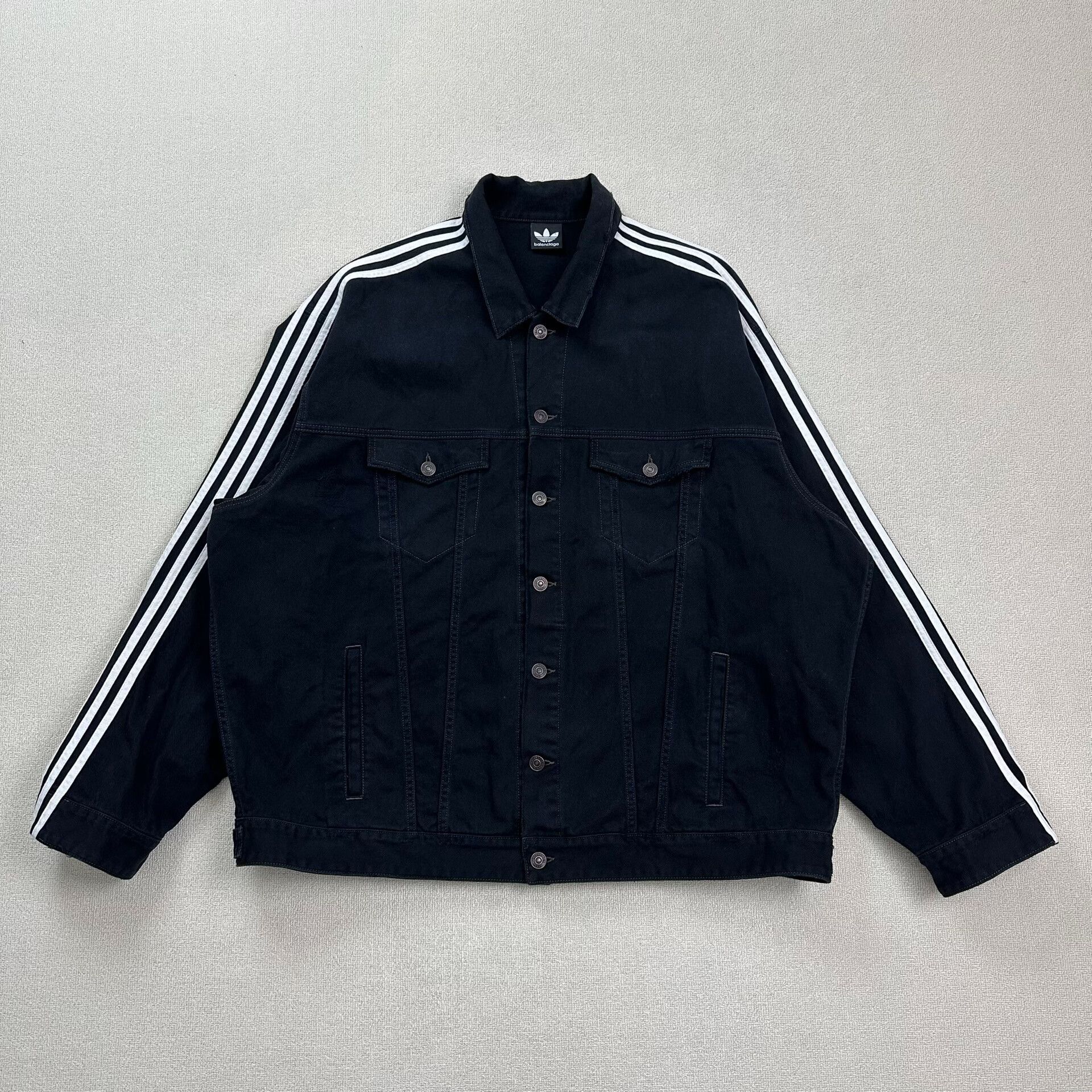 Balenciaga balenciaga adidas collaboration distressed denim jacket Size US L / EU 52-54 / 3 - 1 Thumbnail