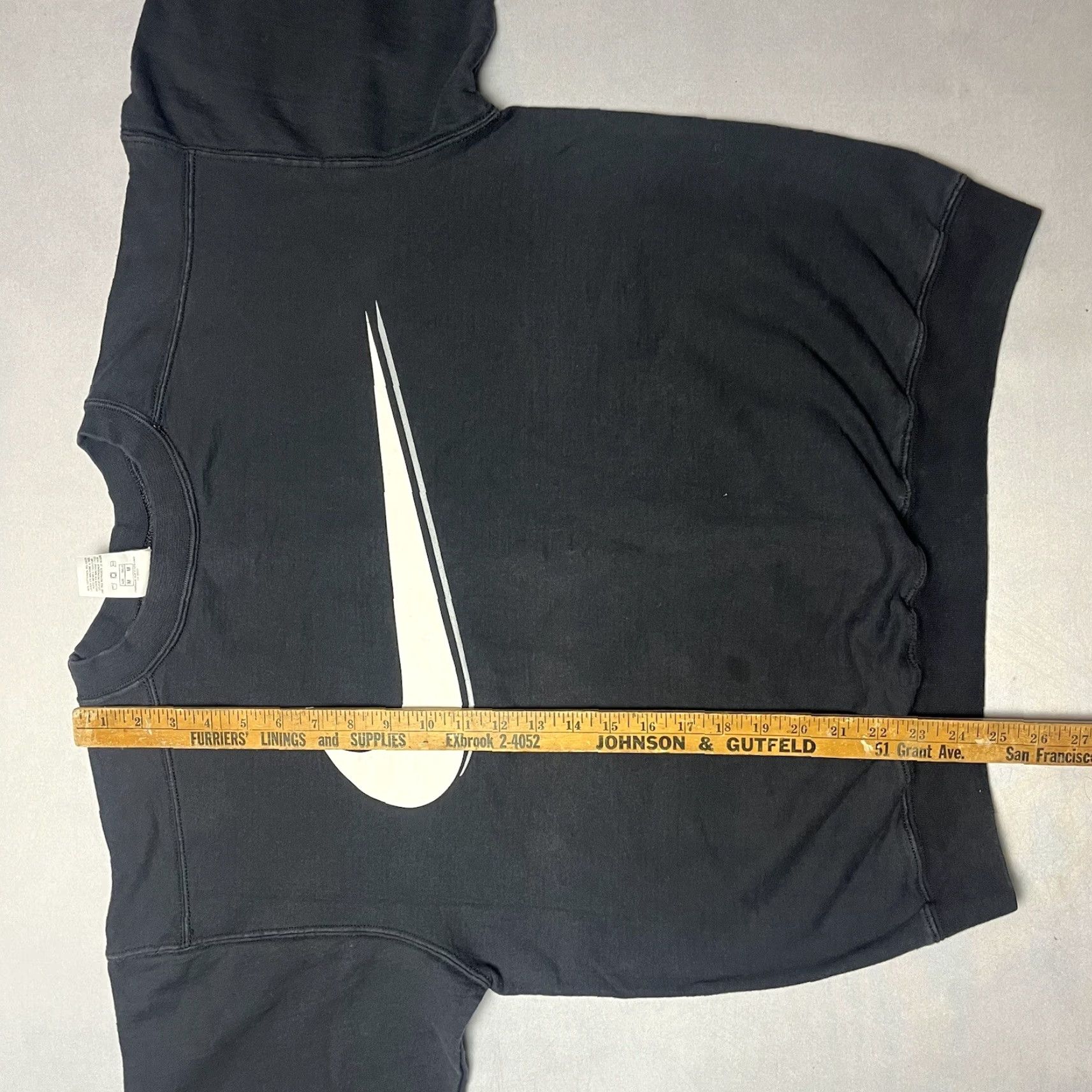 VINTAGE Nike Sweatshirt Center Logo Pullover Crew Neck Long Sleeve Made In USA M Black 90s Logo Mens Regular Cotton Blend Fleece Graphic Print Size M