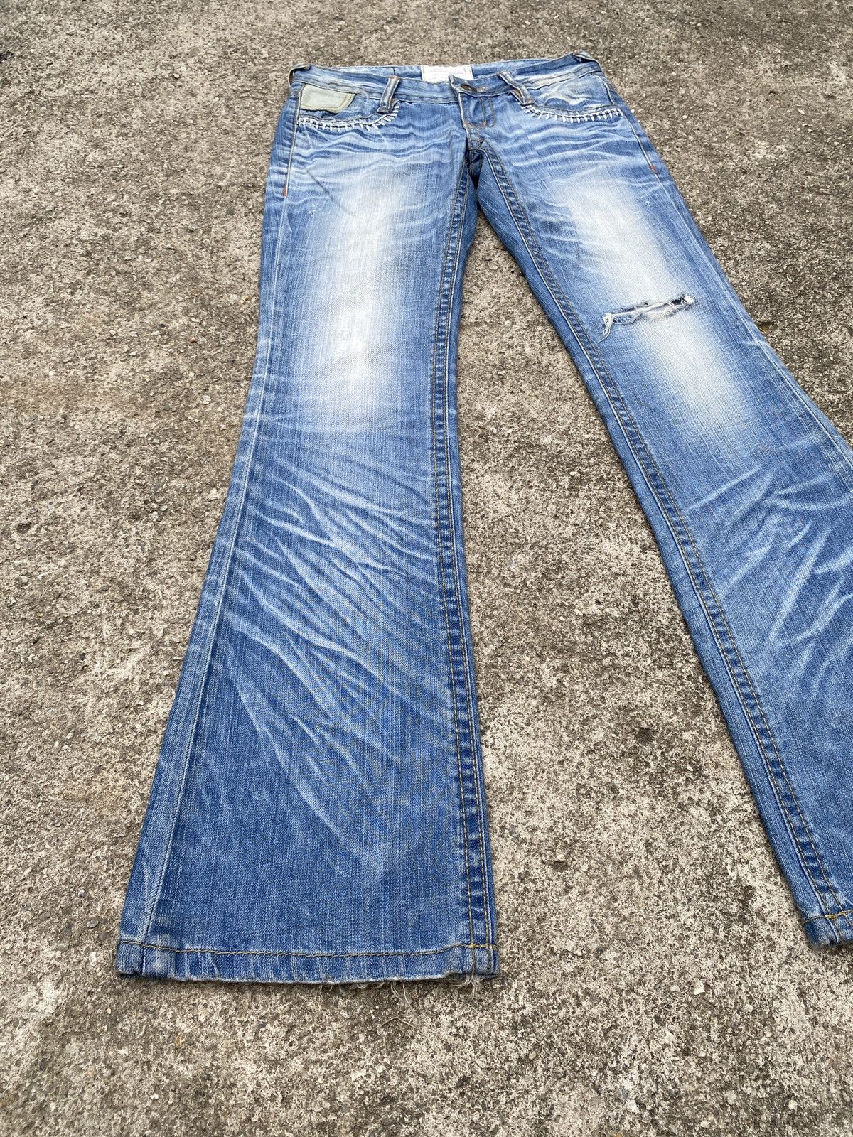 If Six Was Nine × Japanese Brand × Tornado Mart 1990s - Lolita Jeans Japan Claws Mark Washed Flare Denim Size US 29 - 4 Thumbnail
