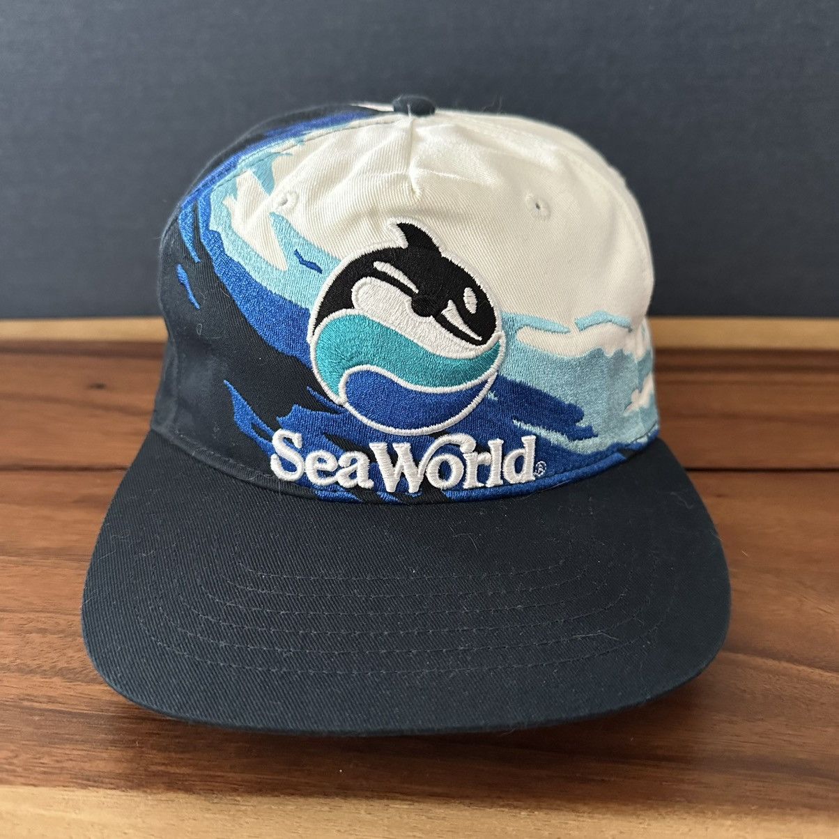 Vintage Vintage 1990s SeaWorld Splash Shamu Snapback Hat, SAMPLE Size ONE SIZE - 1 Thumbnail