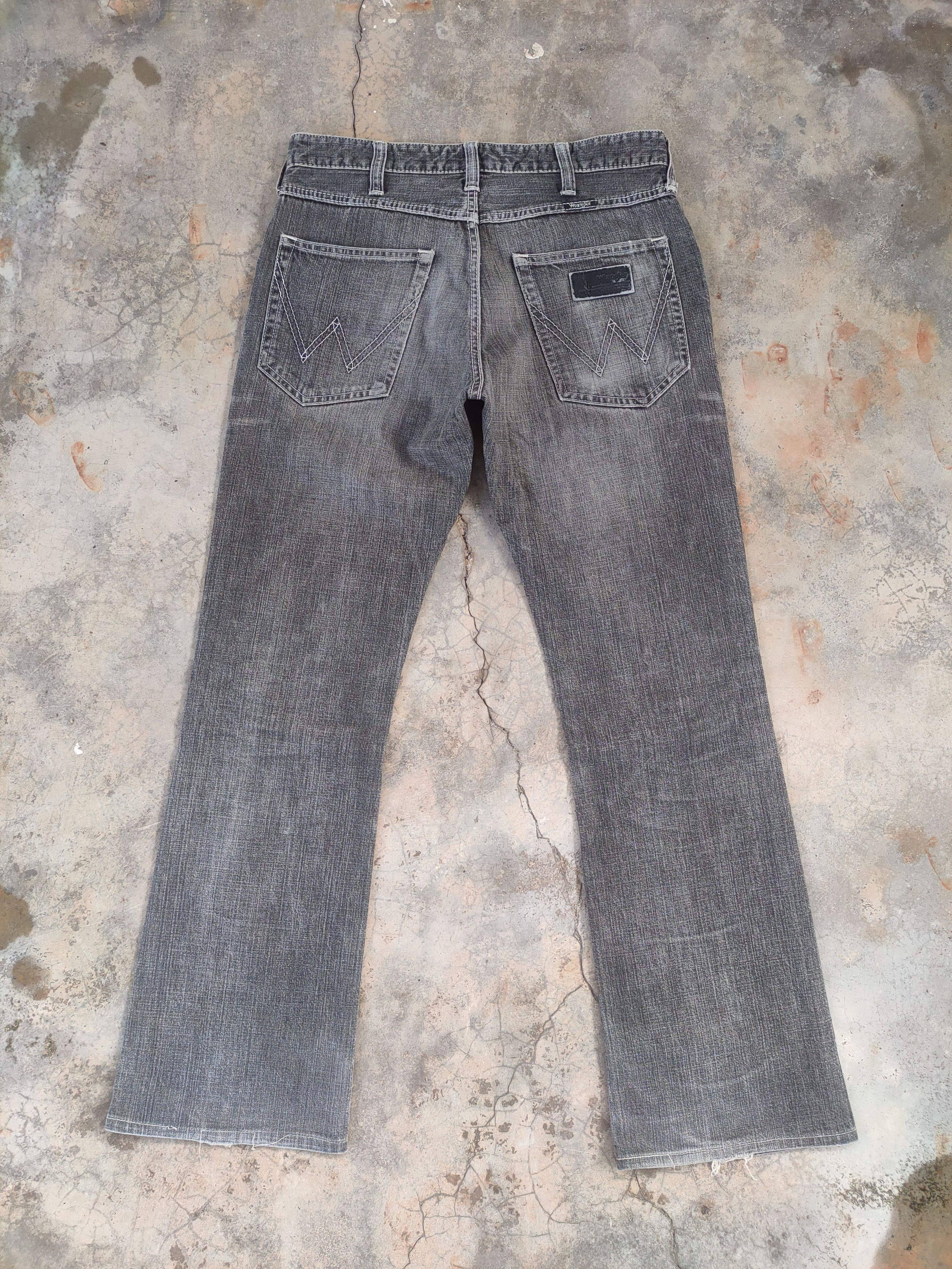Wrangler W31 VINTAGE WRANGLER FLARE FADED DISTRESSED JEANS PANTS Size US 31 - 8 Thumbnail