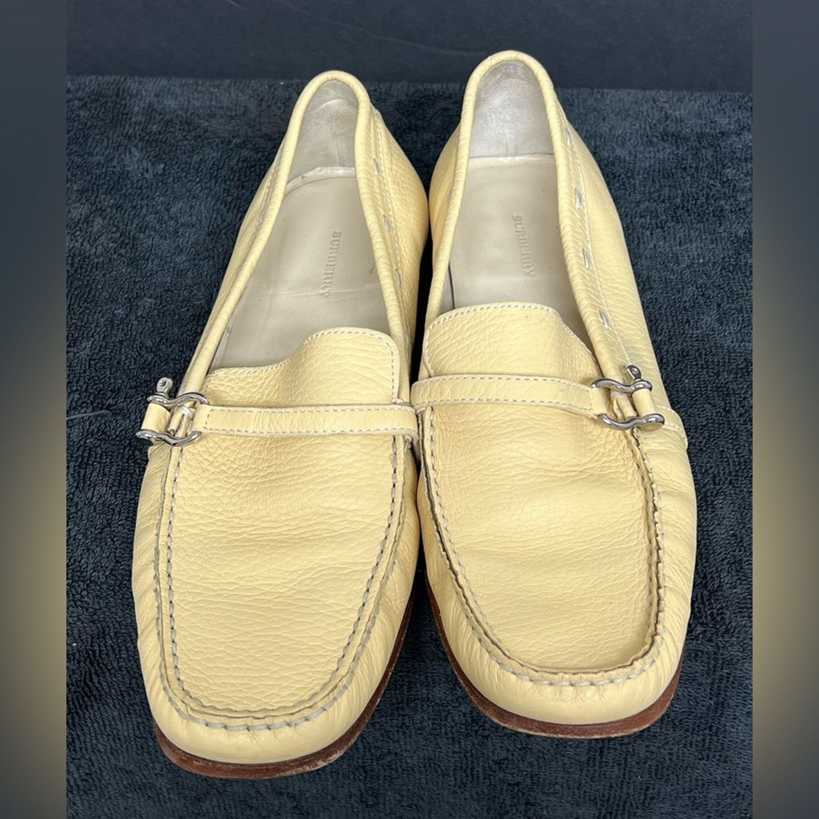 Burberry Burberry Yellow Pebbled Leather Loafers Horsebit EU 39 8.5 Size US 8.5 / IT 38.5 - 1 Thumbnail
