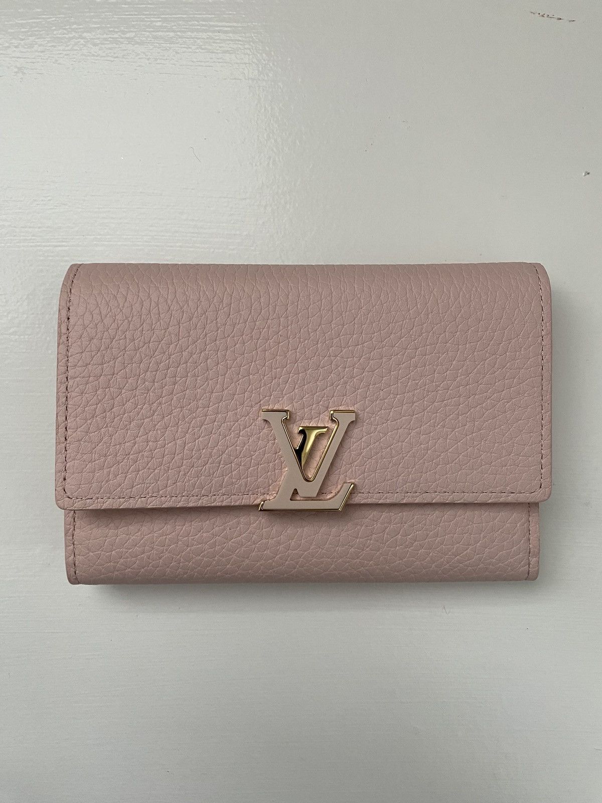 Louis Vuitton Authentic Louis Vuitton Capucines Wallet Size ONE SIZE - 2 Thumbnail