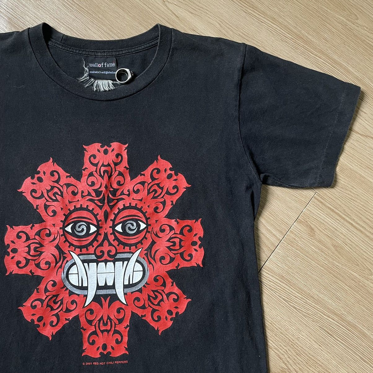 Band Tees Vintage Faded BOOTLEG RED HOT CHILI PEPPERS Red Aztec Tee s Size US S / EU 44-46 / 1 - 3 Thumbnail