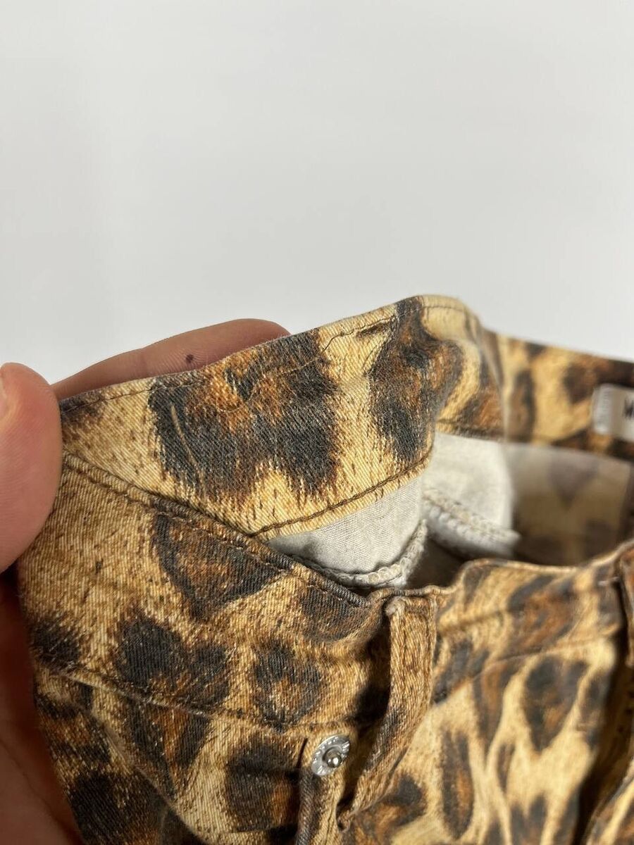 Moschino × Vintage Vintage Moschino Jeans Leopard Heart Print Jeans (0313) Size 24" / US 00 / IT 34 - 9 Thumbnail