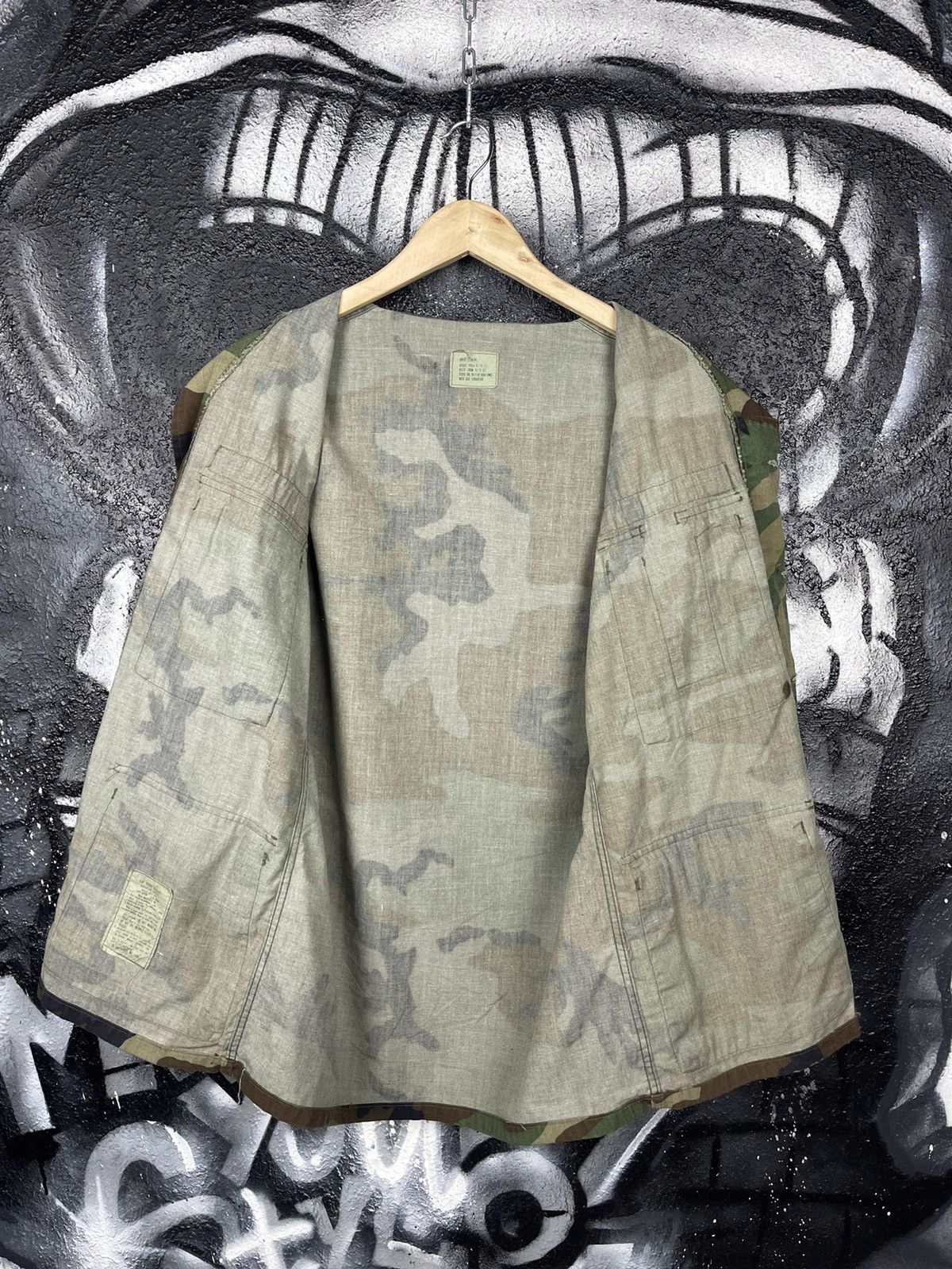 Vintage Army Coat Combat Woodland Camouflage Pattern Men’s Size S Size US S / EU 44-46 / 1 - 6 Thumbnail