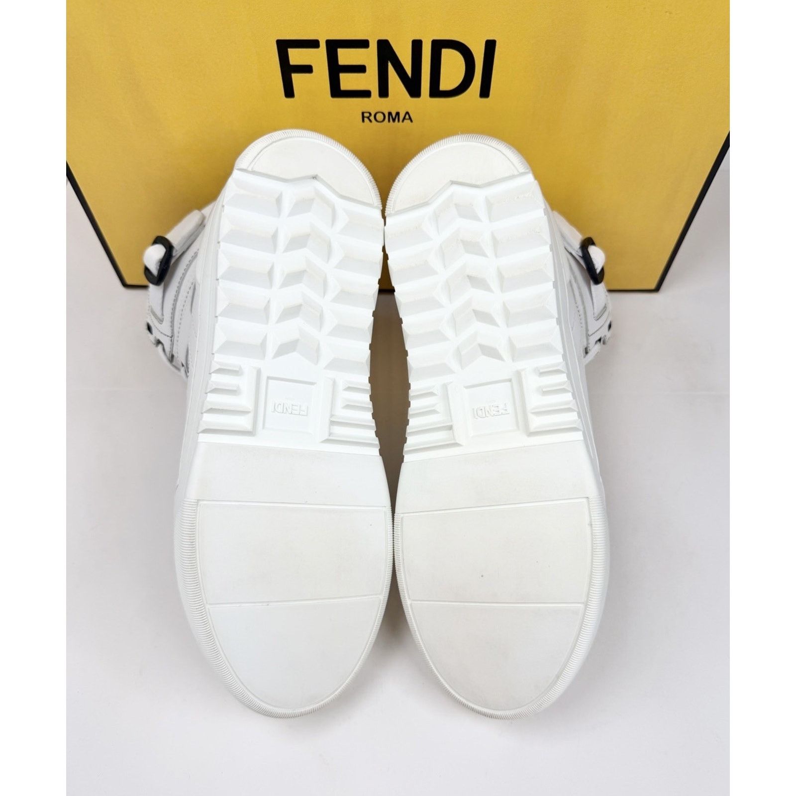Fendi Size 8UK/9US - Fendi Vitello Logo Leather High Top Size US 9 / EU 42 - 7 Thumbnail