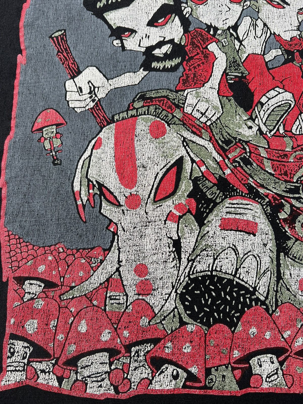 Band Tees Vintage 2000s System of a Down SOAD Mushroom Elephant Tshirt Size US M / EU 48-50 / 2 - 8 Thumbnail