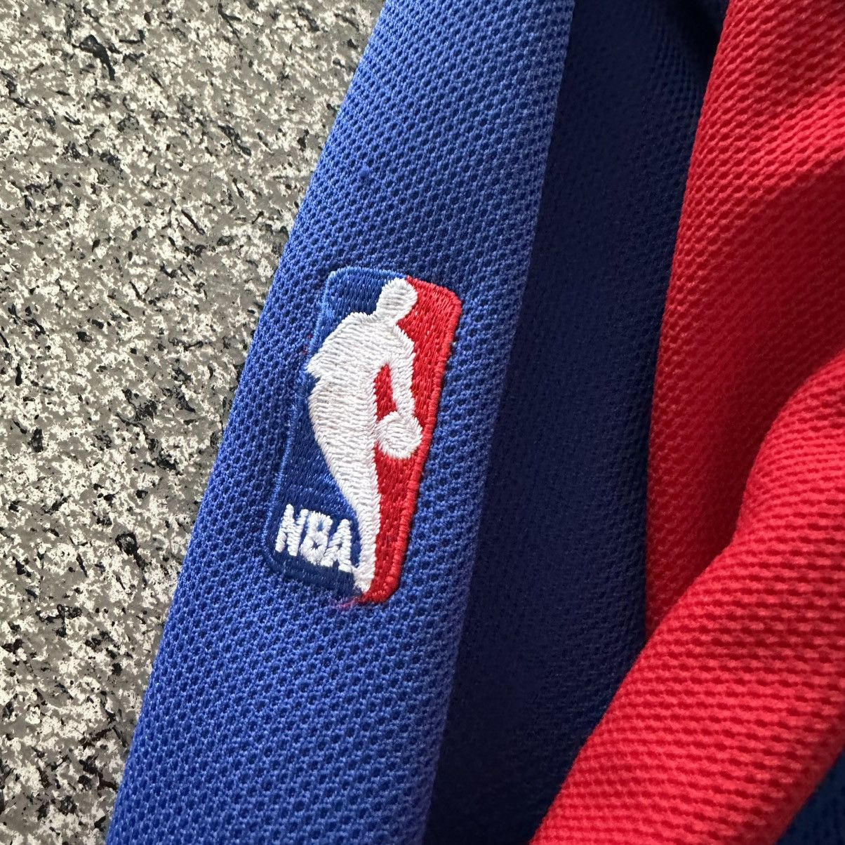 Reebok VTG Reebok Detroit Pistons NBA Shooting Shirt Mens XL LS Size US XL / EU 56 / 4 - 3 Thumbnail