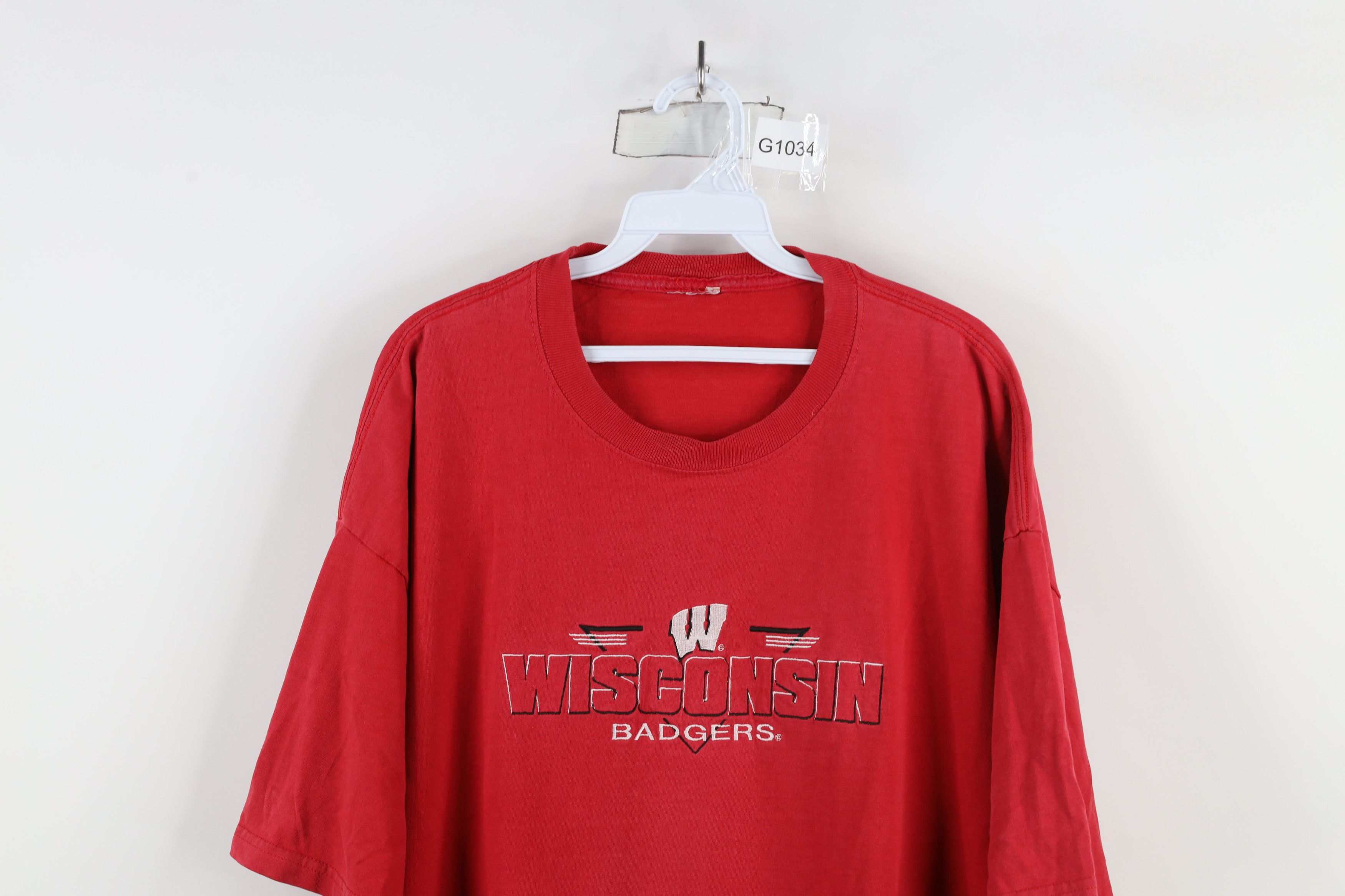 Vintage Vintage 90s University of Wisconsin Short Sleeve T-Shirt Red Size US XXL / EU 58 / 5 - 2 Thumbnail