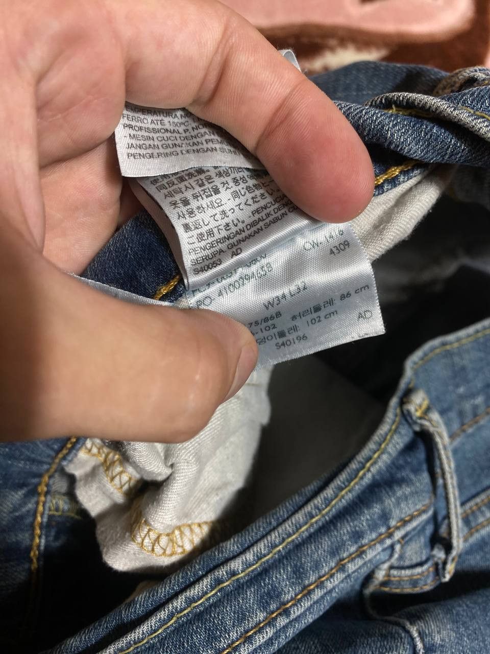 Levi's Vintage 90s Levis Faded Wash Distress Baggy Jeans Size US 34 / EU 50 - 2 Thumbnail