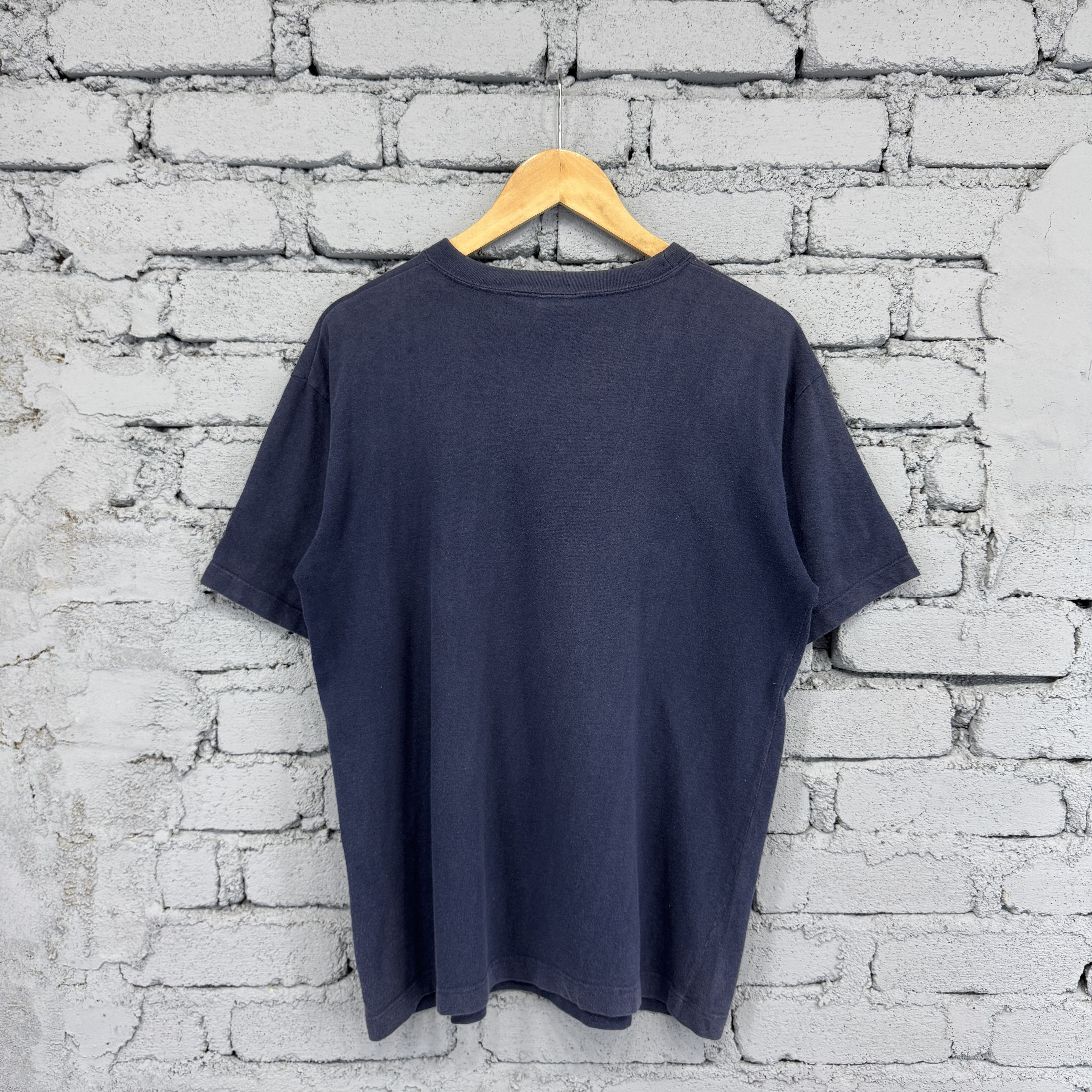 Disney Vintage Navy Blue Mickey Mouse Disney Sunfaded Tshirt Size US L / EU 52-54 / 3 - 2 Thumbnail