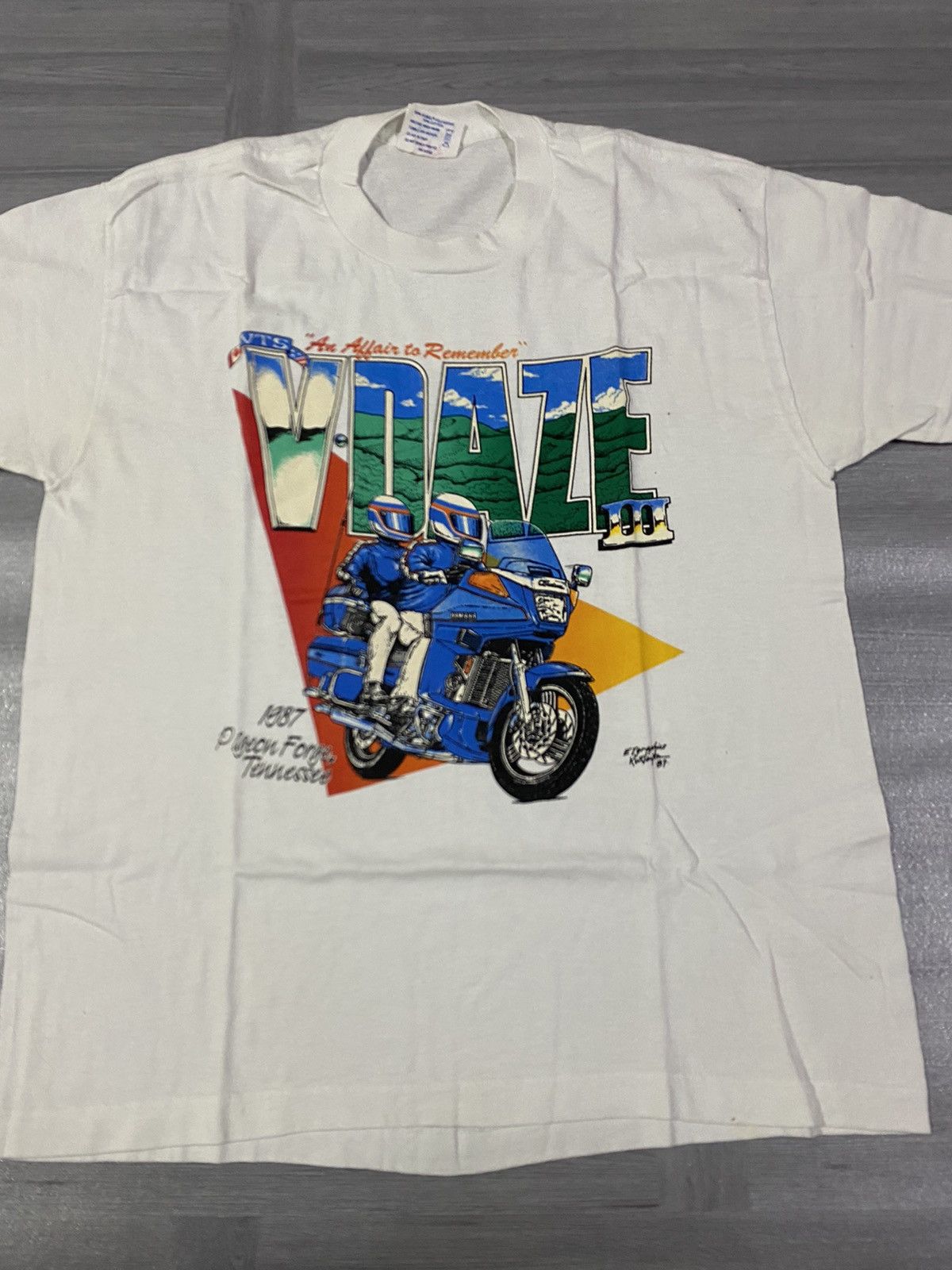 Sports Specialties Vintage 1987 An Alligain to Remember VDAZE ( Yamaha ) Size US L / EU 52-54 / 3 - 4 Thumbnail