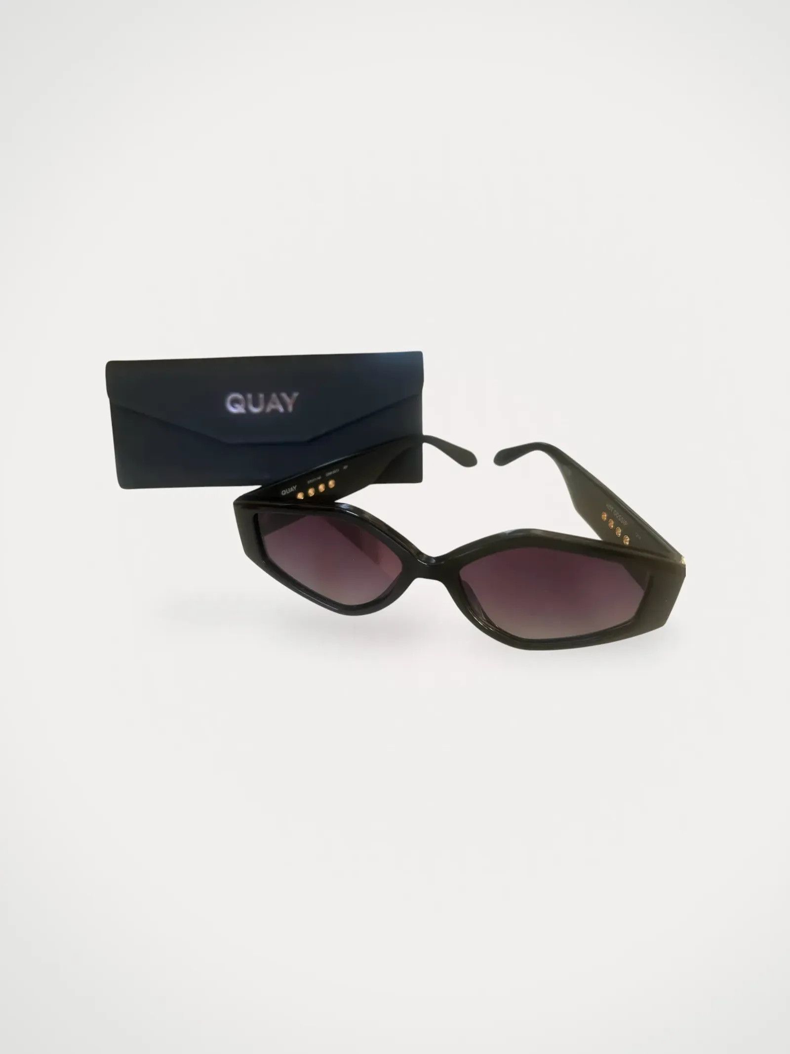 Quay Quay Hot Gossip Sunglasses Size ONE SIZE - 1 Thumbnail