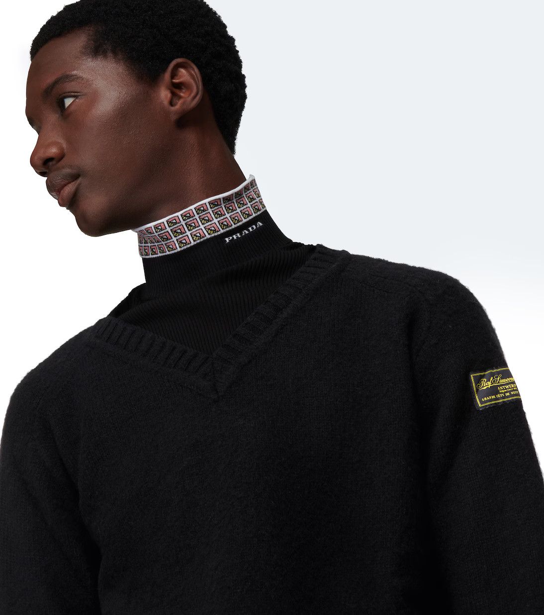 Raf Simons o1y0325 Logo V-neck Sweater in Black Size US S / EU 44-46 / 1 - 2 Thumbnail
