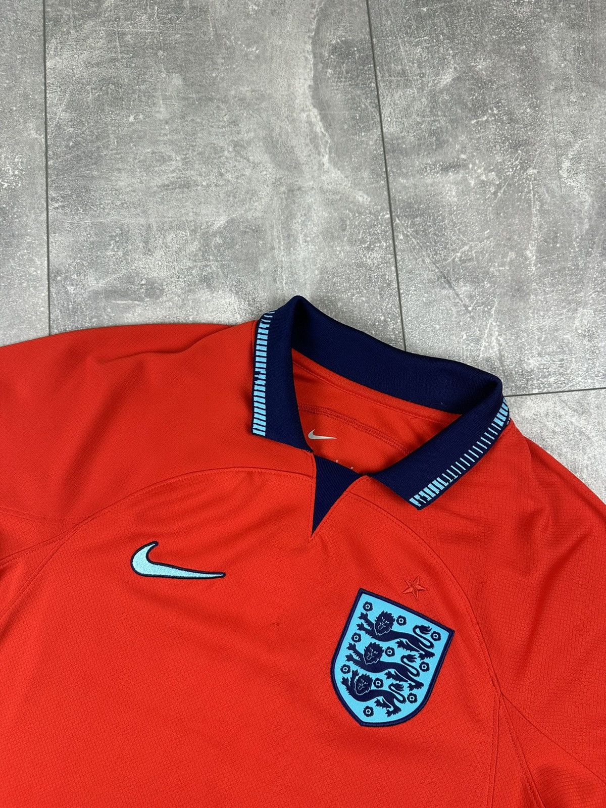 Nike Nike England 2022/23 Away Stadium Red National Team Jersey Size US S / EU 44-46 / 1 - 7 Thumbnail