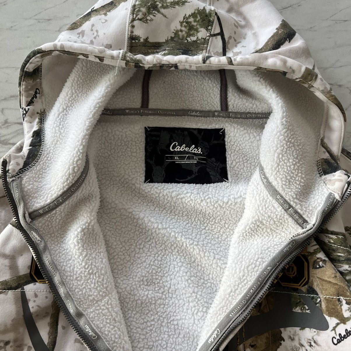 Cabelas White Camo Cabelas 1961 Zip-Up Hoodie Fleece Lined Size US XL / EU 56 / 4 - 3 Thumbnail