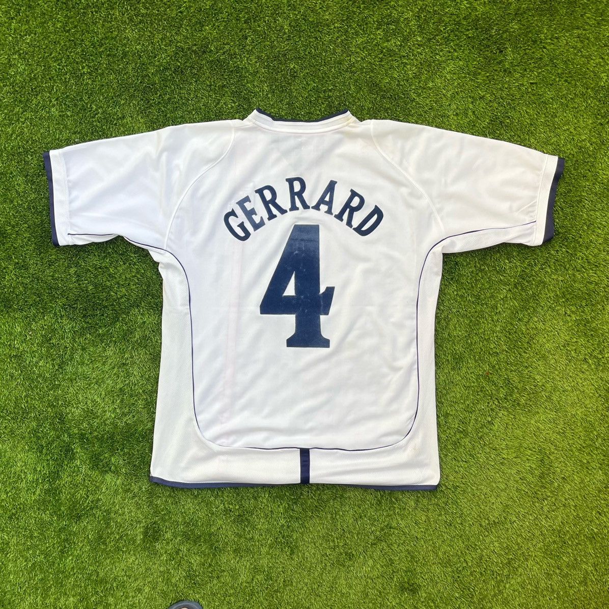 Umbro England 2001-2003 Umbro Jersey #4 Size US XL / EU 56 / 4 - 2 Thumbnail