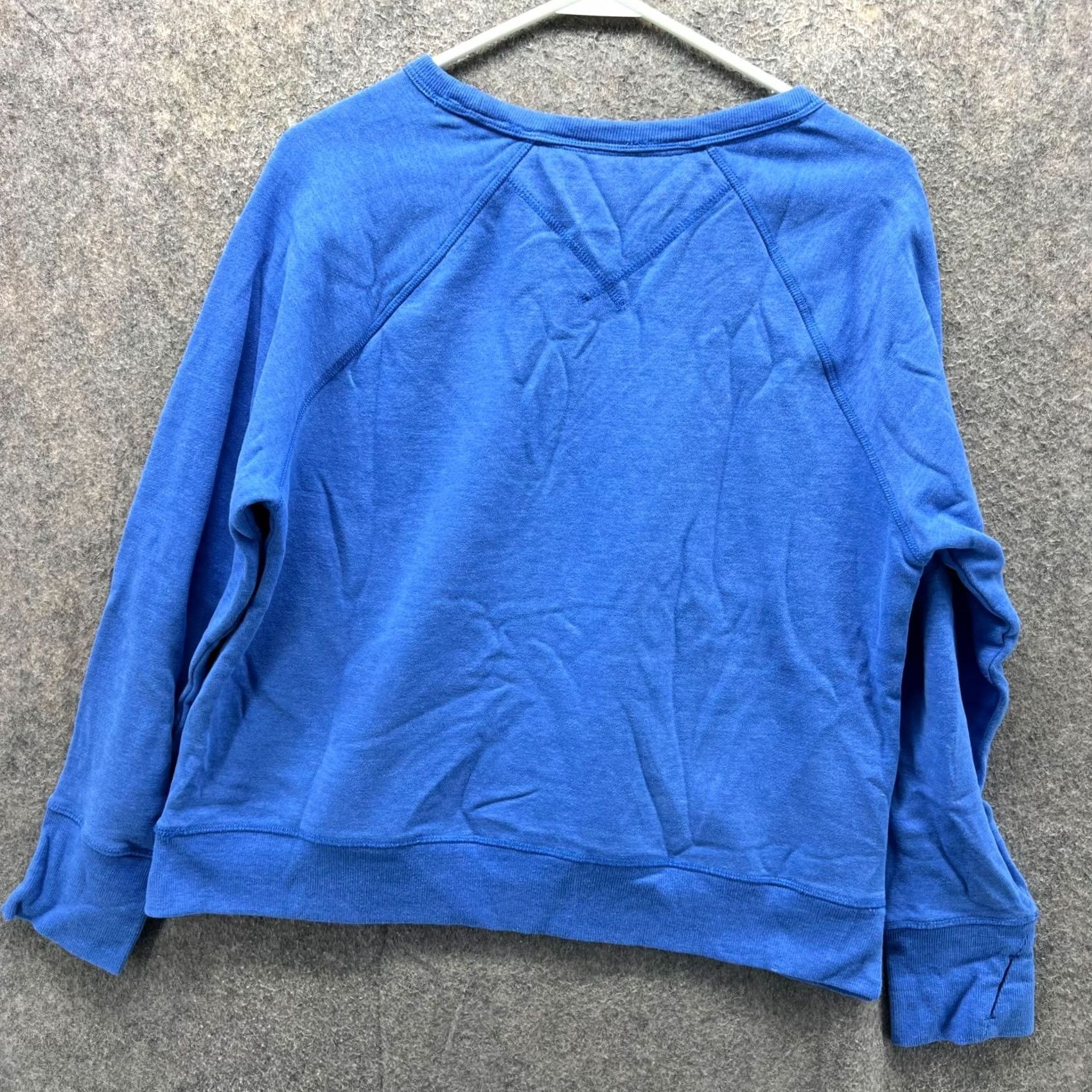 Tommy Hilfiger VINTAGE Tommy Hilfiger Sweatshirt Womens Large Blue Pullover Crewneck TH Logo Big Print Crew Neck Big Print Logo Sweater Women L Blue All Seasons Size L / US 10 / IT 46 - 2 Thumbnail