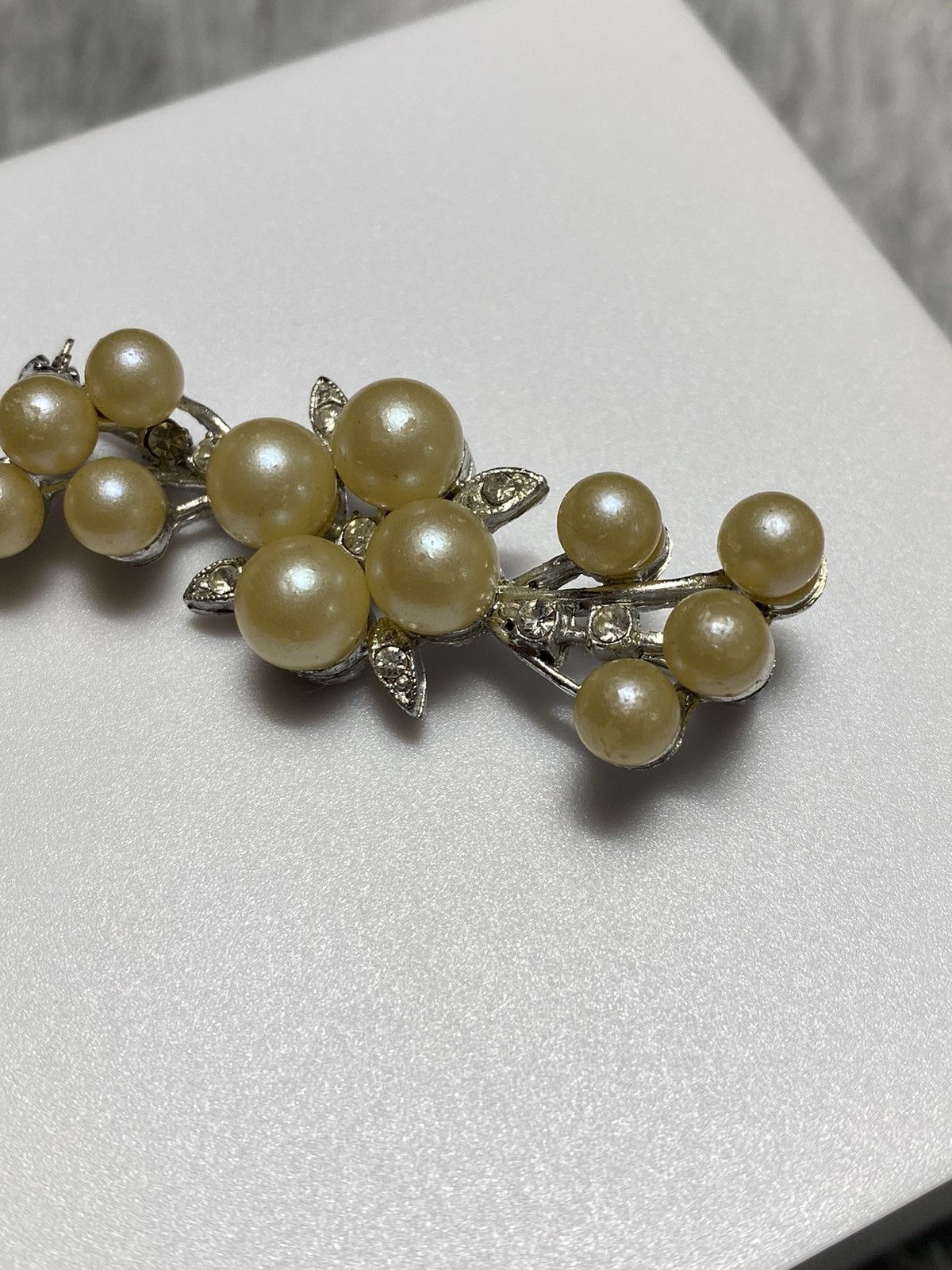 Vintage Vintage Pearl Floral Brooch – Elegant Accessory Size ONE SIZE - 4 Thumbnail