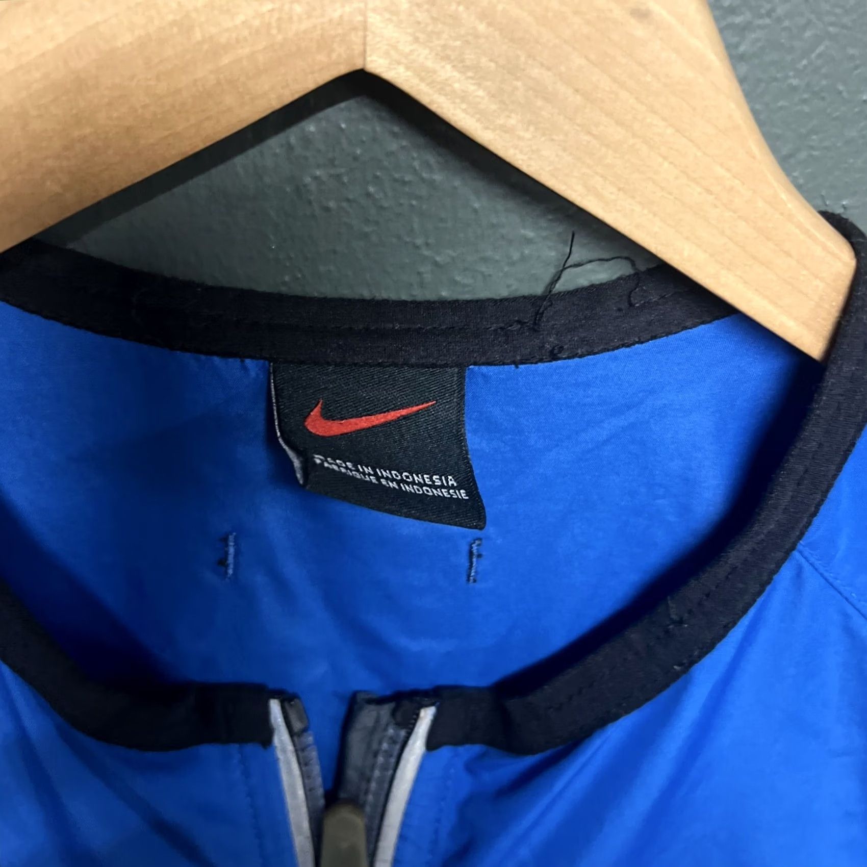 Nike VINTAGE Nike Nylon Vest Blue Black XL UNISEX Vest Woman XL Blue Windbreaker Mens Womens Size XL / US 12-14 / IT 48-50 - 2 Thumbnail
