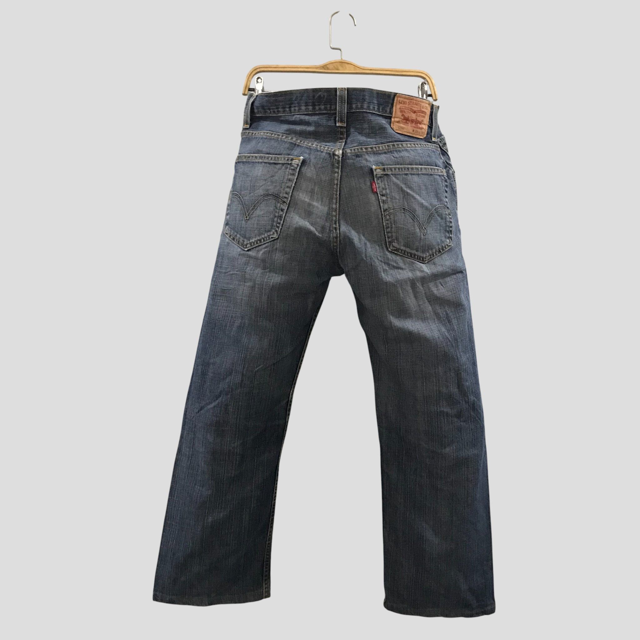 Levi's Vintage Levi's 559 Relaxed Straight Light Washed Size US 33 - 2 Thumbnail