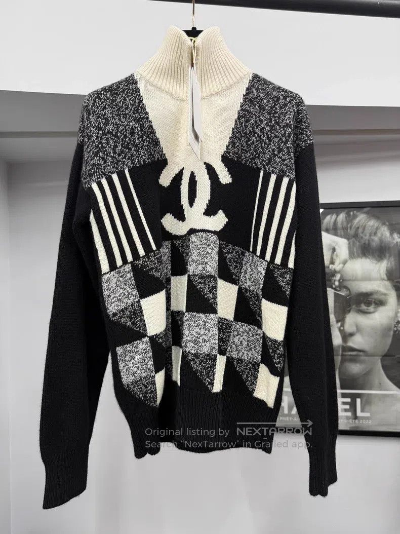 Chanel Chanel Ski series big logo black and white checkered sweat Size XS / US 0-2 / IT 36-38 - 1 Thumbnail