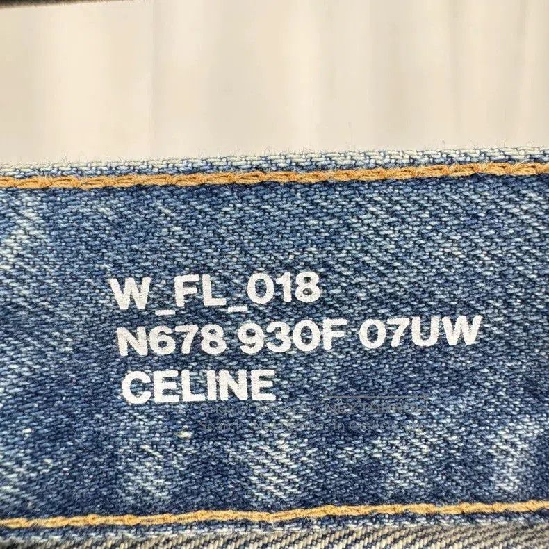 Celine Celine Triomphe Gold Buckle Washed Jeans. Size US 26 / EU 42 - 5 Thumbnail