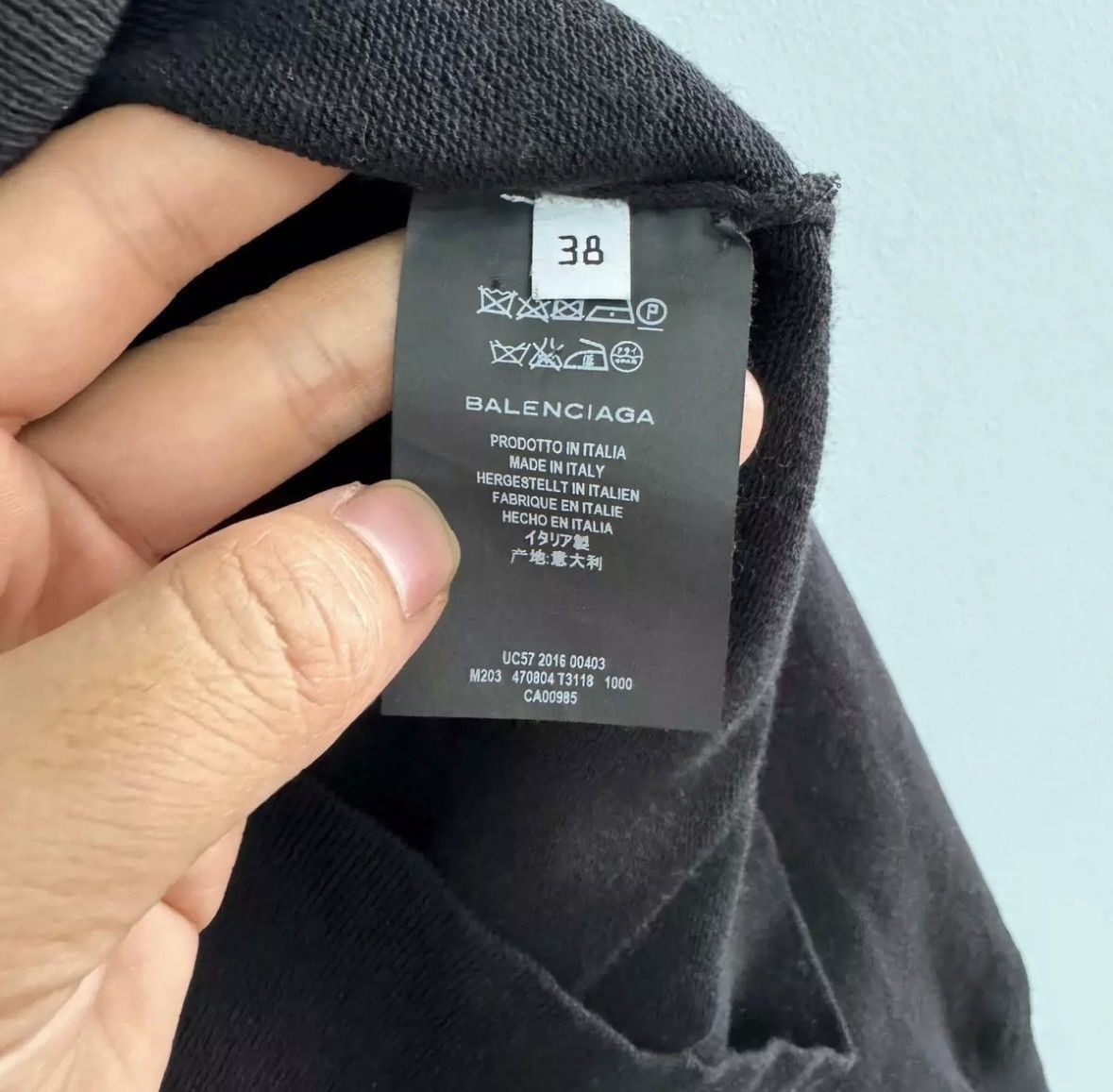 Balenciaga Balenciaga irregular knitwear Size US M / EU 48-50 / 2 - 5 Thumbnail