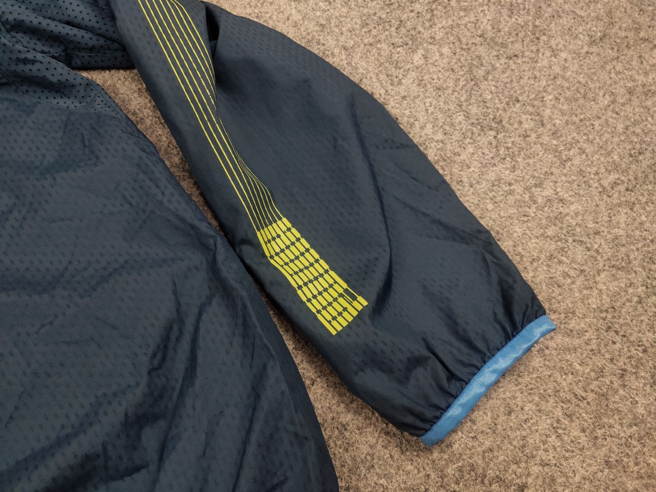 Puma Vintage Puma Light Zip Windbreaker Hoodie Jacket Y2K Style Size US M / EU 48-50 / 2 - 11 Thumbnail