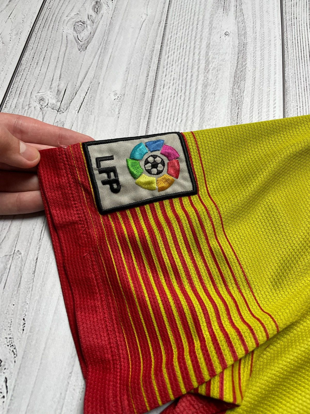 Vintage Vintage Nike Barcelona soccer jersey 11 Neymar rare size M Size US M / EU 48-50 / 2 - 5 Thumbnail