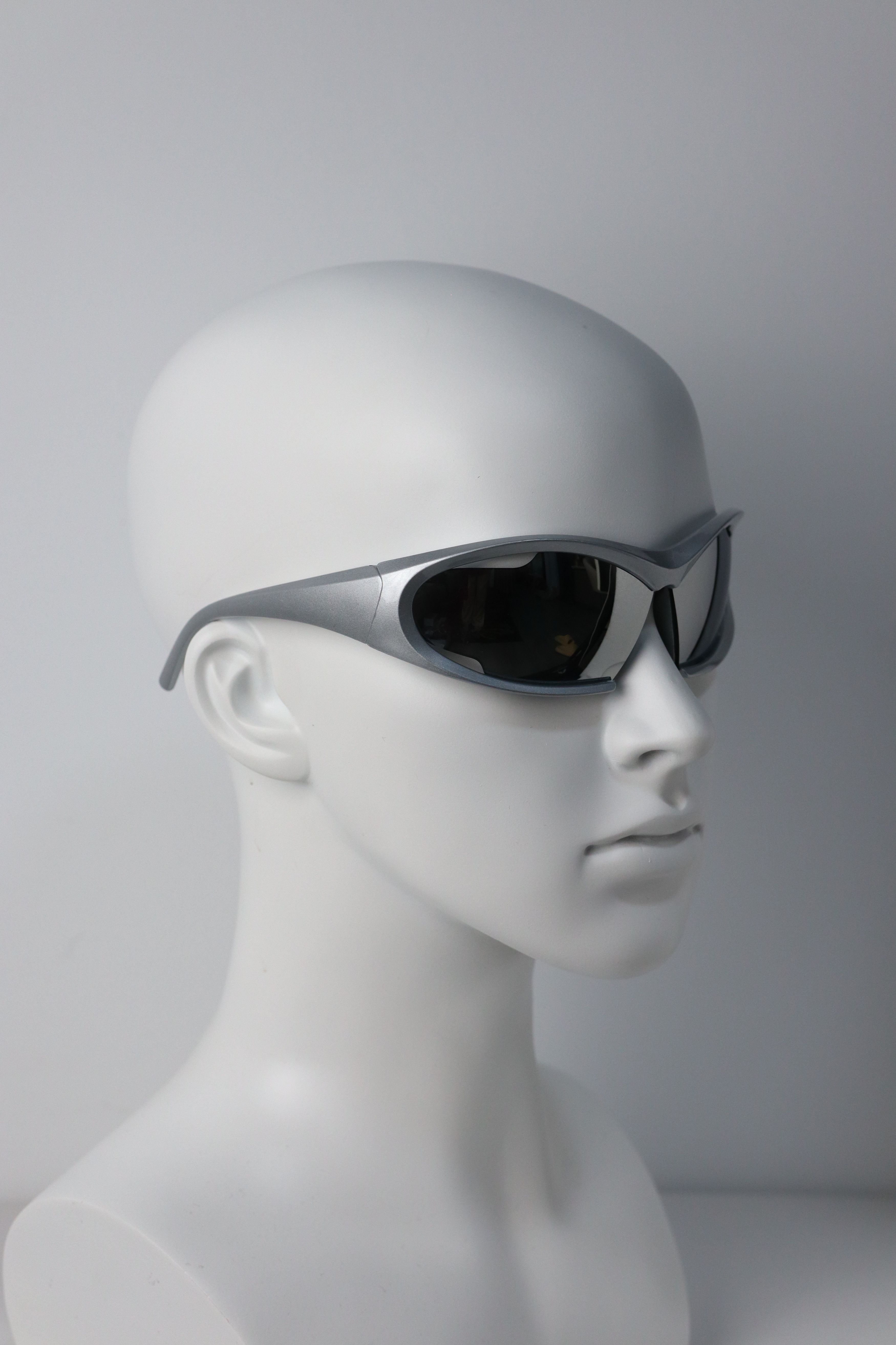 Japanese Brand Y2k Avant Garde Futuristic Silver Black Sunglasses Unisex OS Size ONE SIZE - 4 Thumbnail