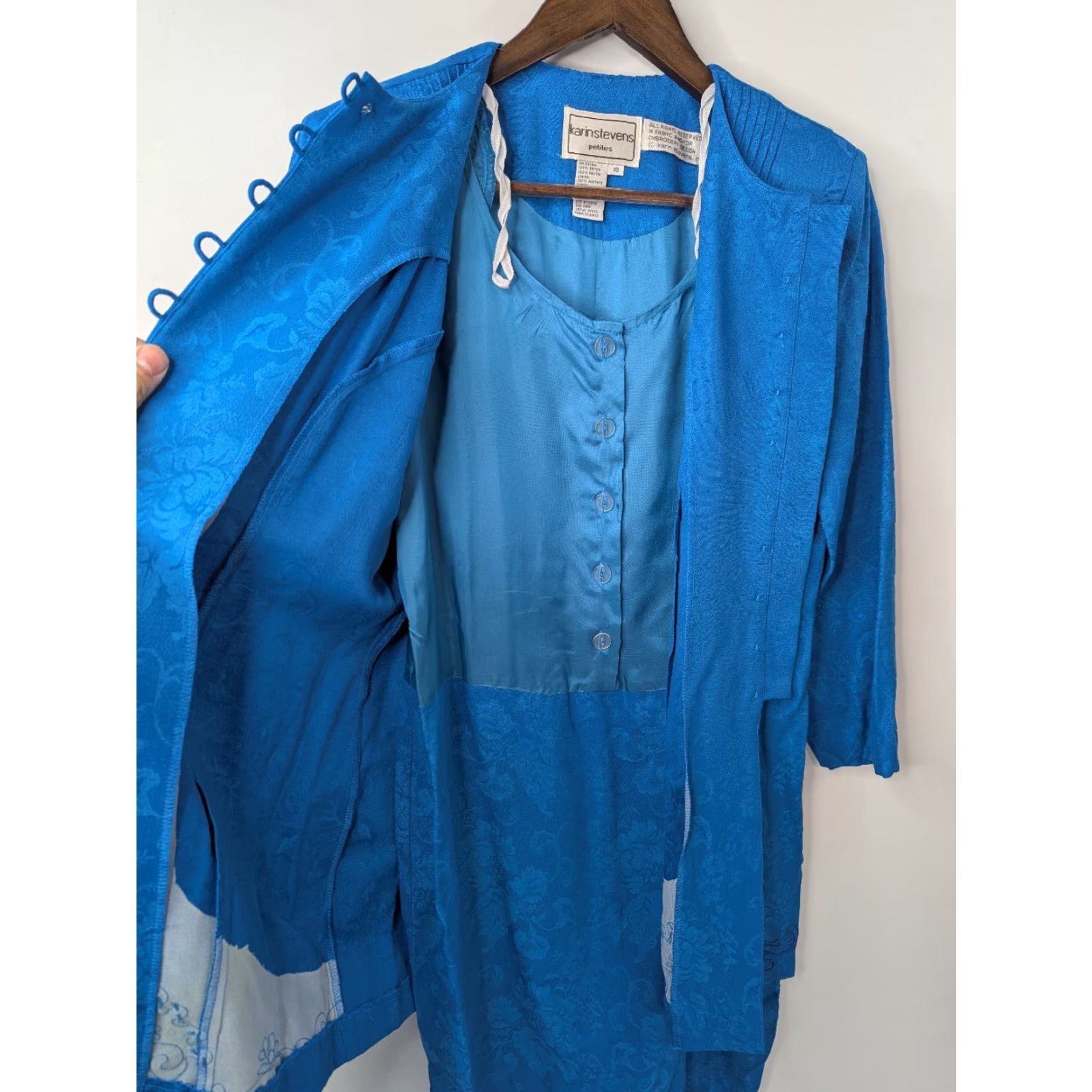Vintage VINTAGE Karin Stevens Dress Womens 10 Midi Blue Embroidered Button Rayon Embroidered Size L / US 10 / IT 46 - 3 Thumbnail