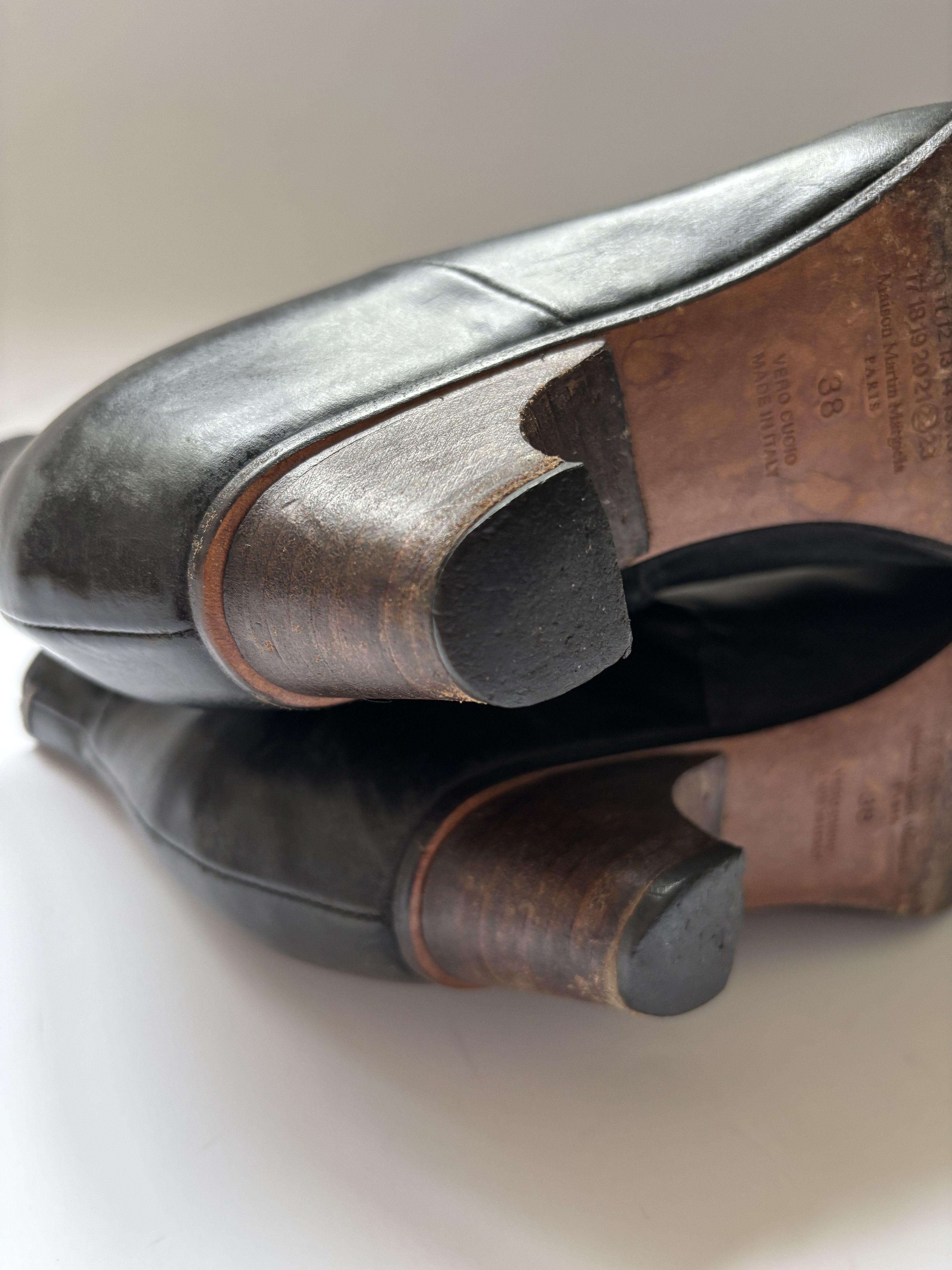 Maison Margiela ⚡️QUICK SALE⚡️Maison Margiela Black Leather Ankle Boots Size US 8 / IT 38 - 9 Thumbnail