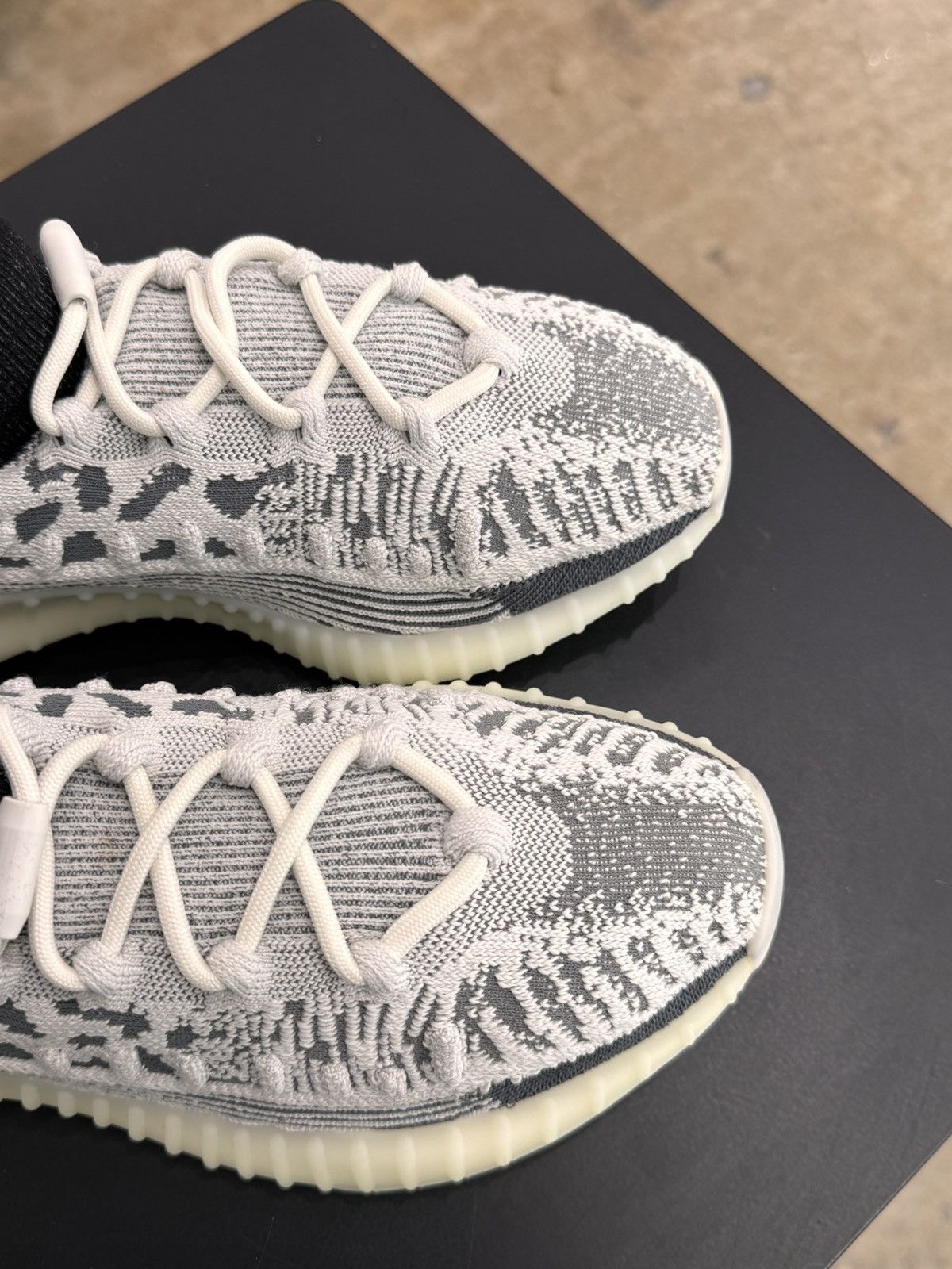 Yeezy Yeezy 350 V2 CMPCT Slate Panda Size 9 (2023) Size US 9 / EU 42 - 7 Thumbnail
