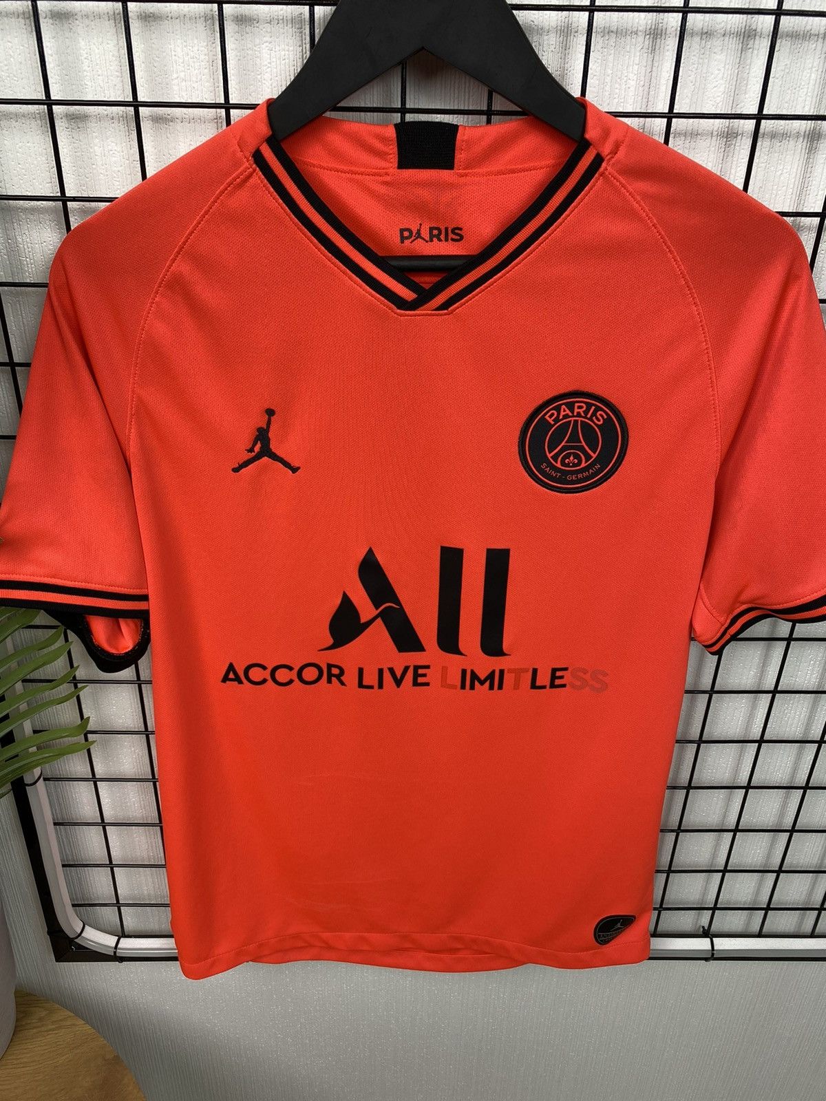 Jordan Brand × Nike PSG x Jordan 2019-20 Away Jersey Football Shirt Soccer Kit M Size US M / EU 48-50 / 2 - 5 Thumbnail