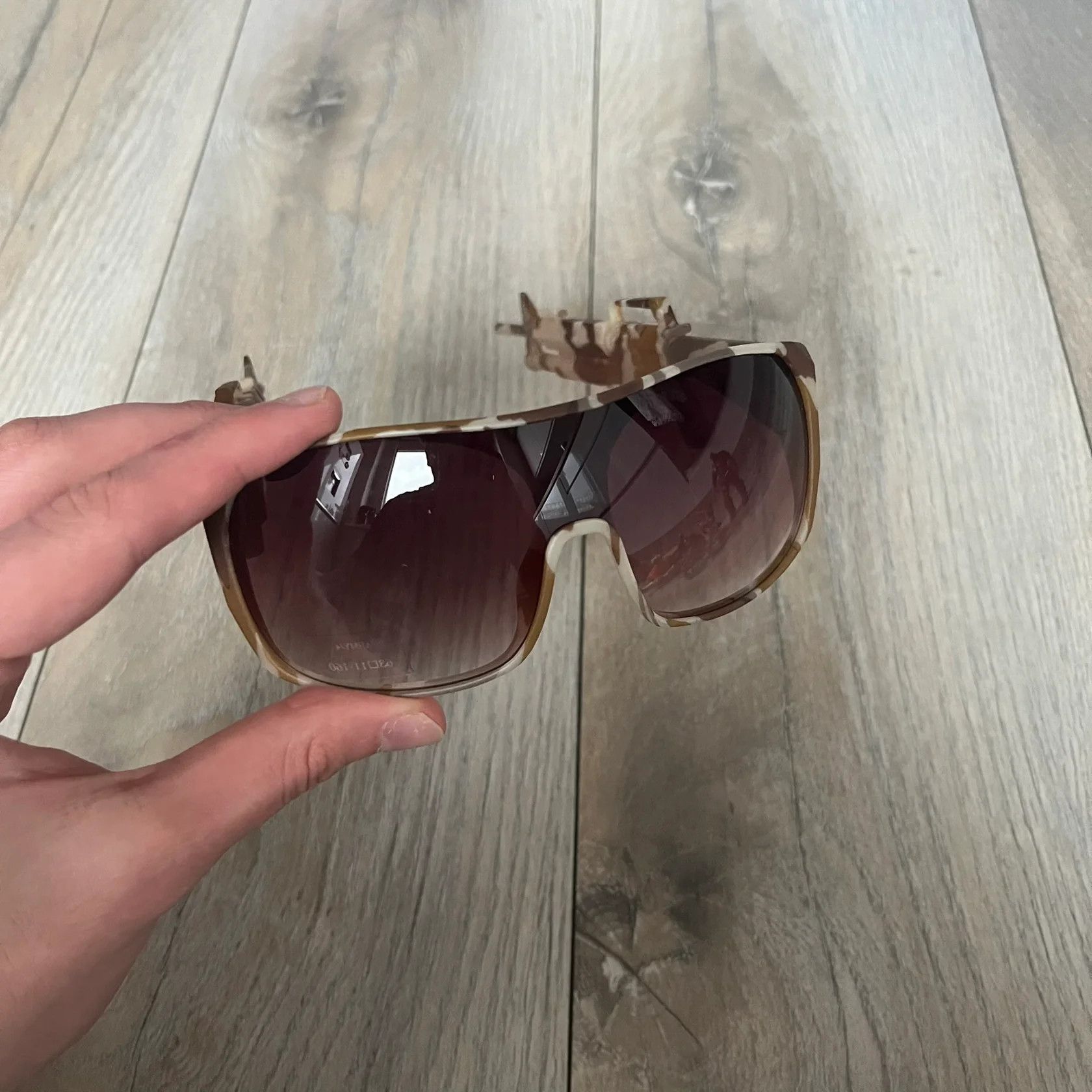 Jeremy Scott × Linda Farrow Jeremy Scott x Linda Farrow SS13 Desert Camo M16 Sunglasses Size ONE SIZE - 3 Thumbnail