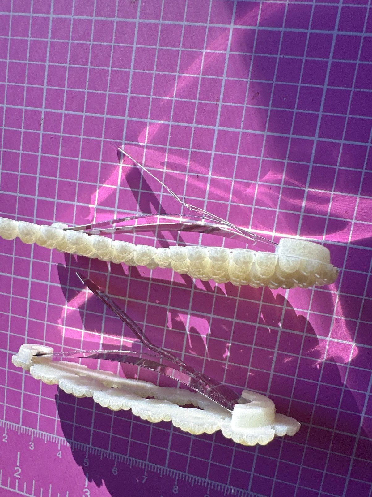 Guess Guess 4 pc hair clips white beads paved tie bow triangle Size ONE SIZE - 5 Thumbnail