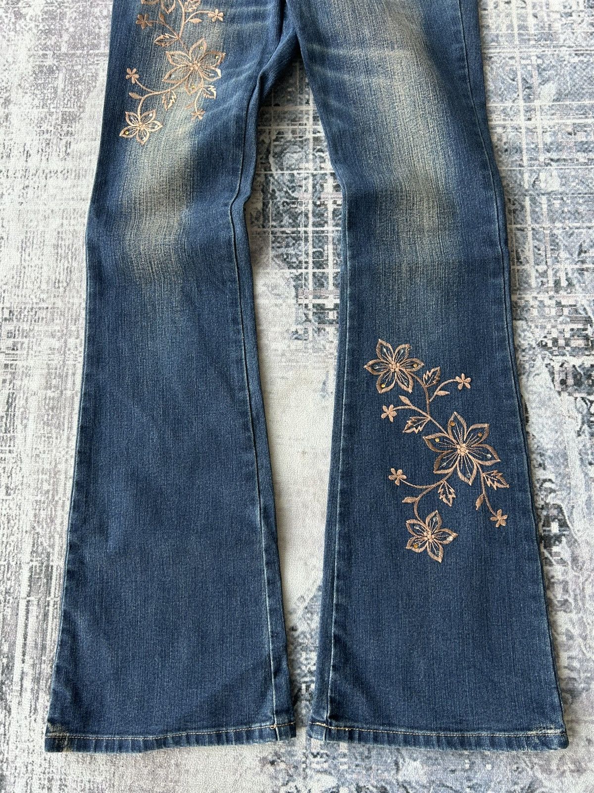 If Six Was Nine Super Flared Flowers Cox Jeans Size US 28 / EU 44 - 5 Thumbnail