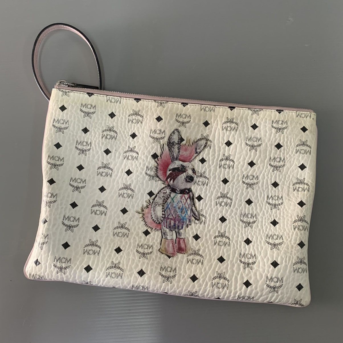 MCM MCM White Clutch Slingbag Size ONE SIZE - 1 Thumbnail