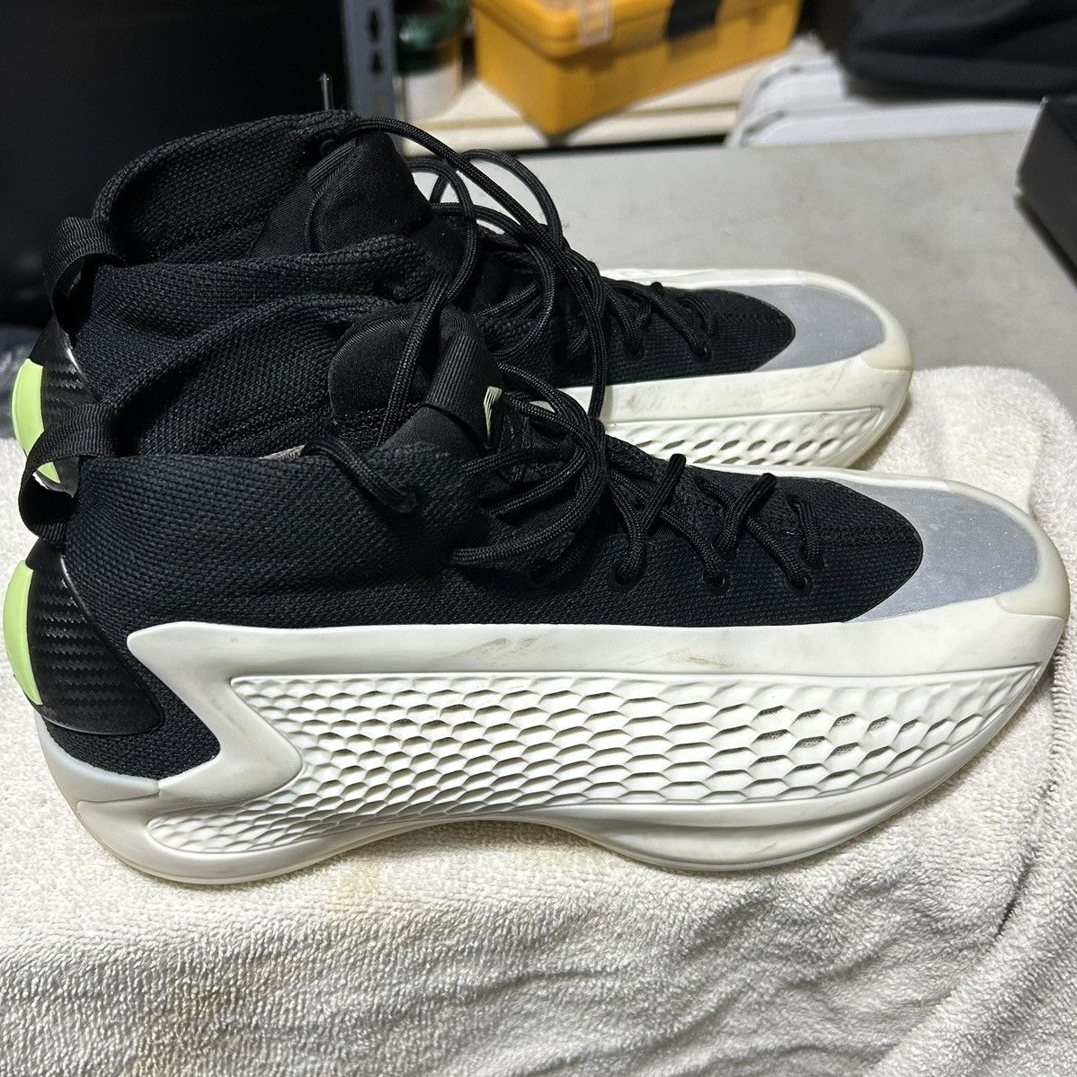 Adidas Adidas Men's AE 1 Stormtrooper White Basketball Shoes Sz 9.5 Size US 9.5 / EU 42-43 - 5 Thumbnail