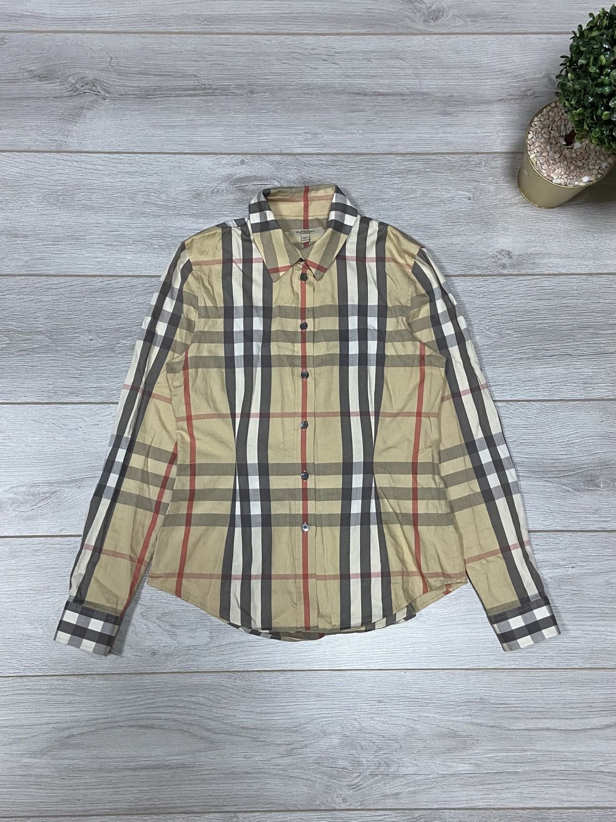 Burberry Burberry over check London shirt nova buttons up Size S / US 4 / IT 40 - 1 Thumbnail