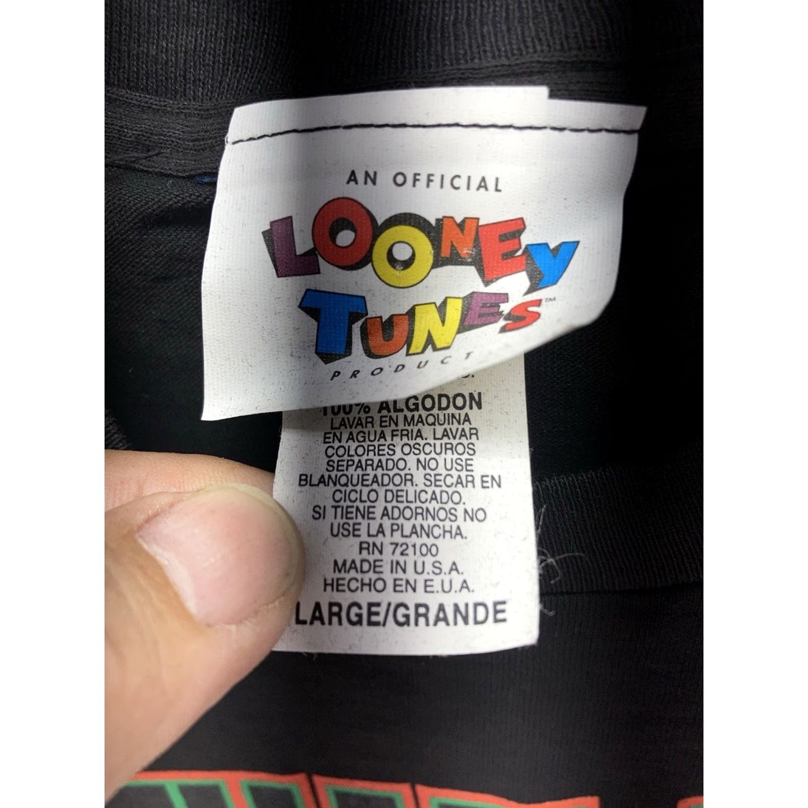Vintage VINTAGE Looney Tunes Taz TShirt Men Large Black Mask Single Stitch NWT VTG 1995 Dry Rot VTG Mens T-Shirt Black Size L Size US L / EU 52-54 / 3 - 7 Thumbnail