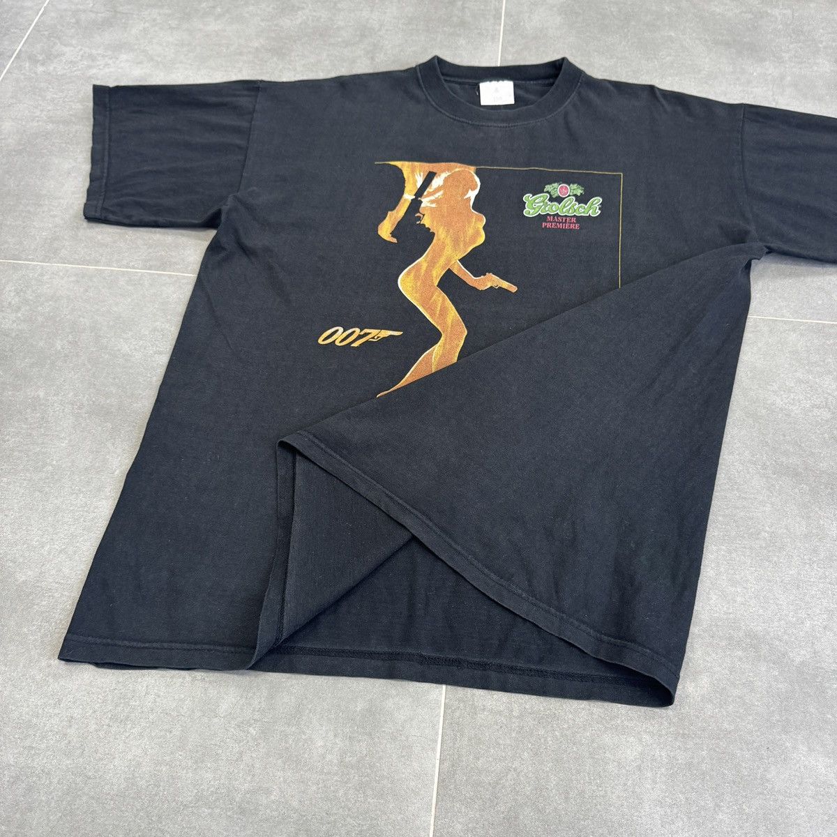 Vintage Vintage James Bond 007 Gun Symbol Logo 90s T-Shirt Men Siz L Size US L / EU 52-54 / 3 - 16 Thumbnail