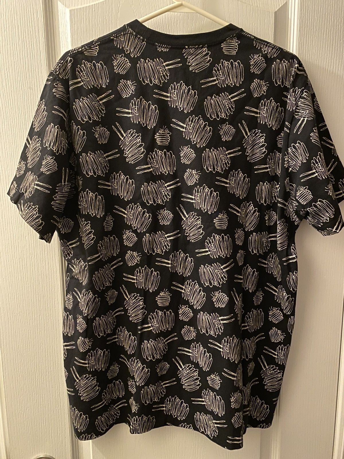 Kaws × Peanuts × Uniqlo Uniqlo x Kaws x Peanuts Graphic Tee Size US XL / EU 56 / 4 - 4 Thumbnail