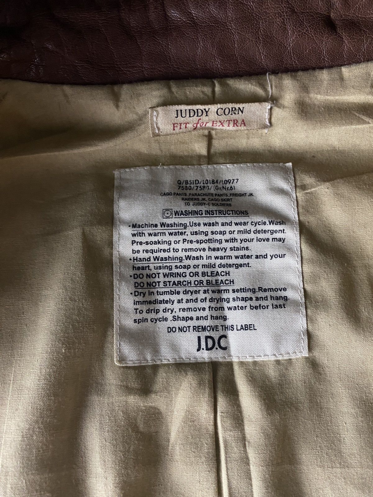 Le Grande Bleu (L.G.B.) 2000's Juddy Corn Ethnic Buffalo Leather Vest Size US S / EU 44-46 / 1 - 12 Thumbnail
