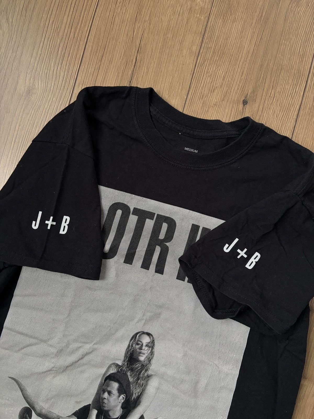 Band Tees OTR II Jay Z and Beyonce 2018 Tour T-shirt Size US M / EU 48-50 / 2 - 6 Thumbnail