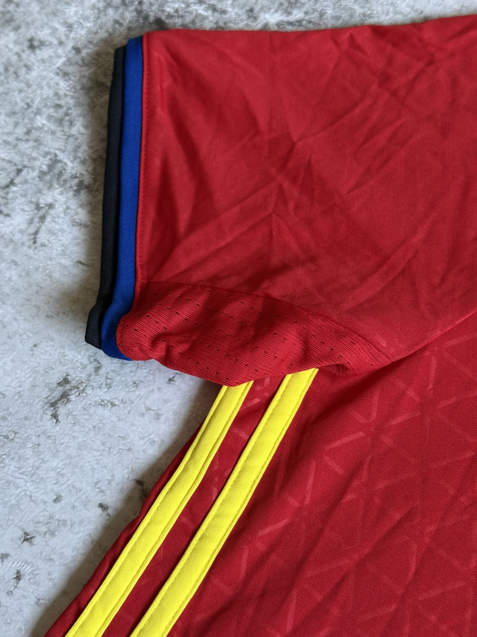 Adidas SPAIN 2016 2017 FOOTBALL SHIRT JERSEY ADIDAS MEN RED SIZE M Size US M / EU 48-50 / 2 - 7 Thumbnail