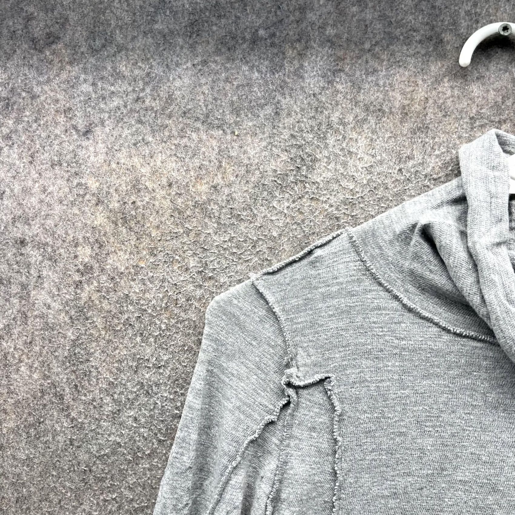 Vintage We The Free Shirt Womens XS Gray Cowl Neck Long Sleeve Raw Hem Top Lightweight Size XS / US 0-2 / IT 36-38 - 6 Thumbnail