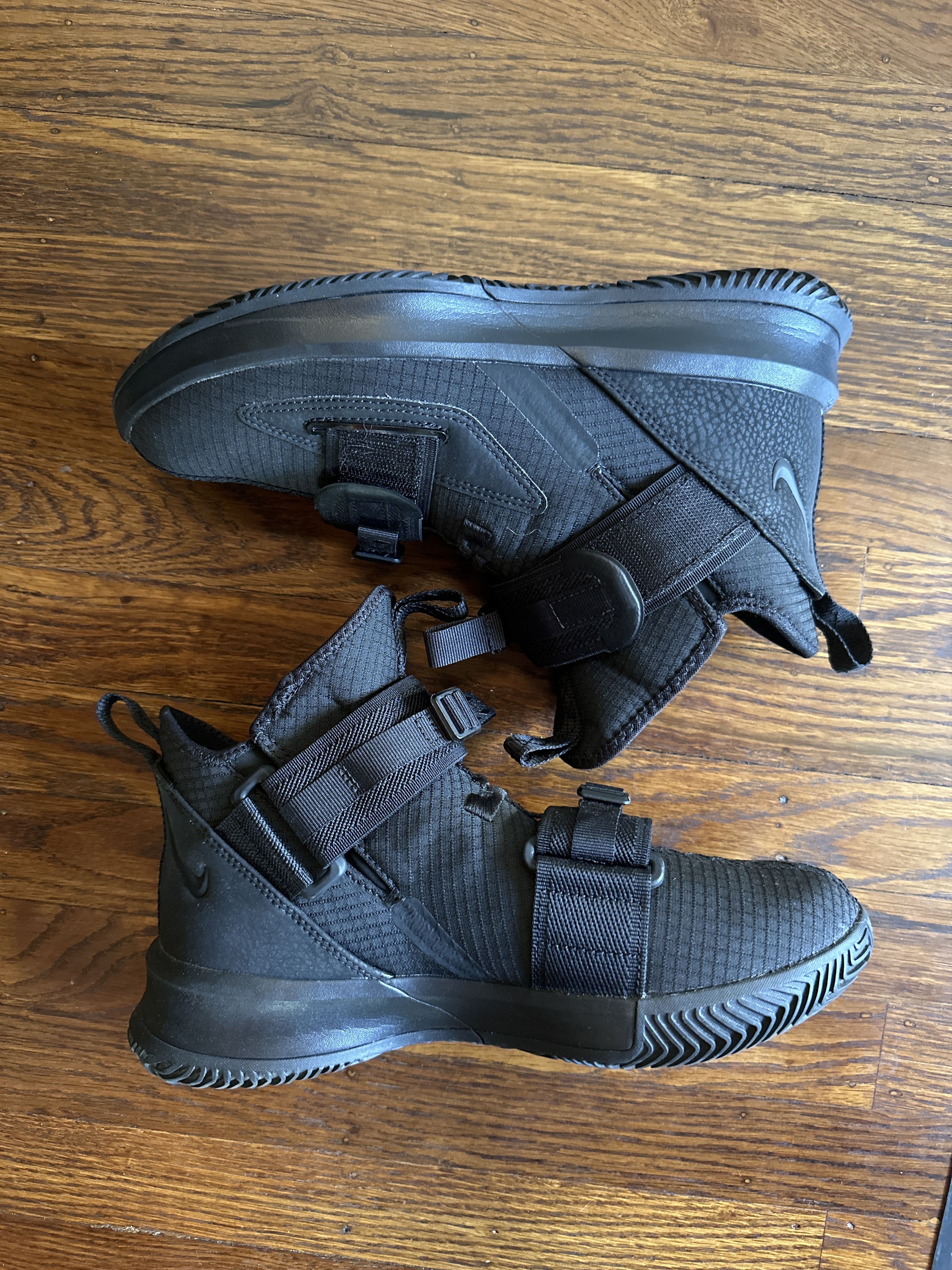 Nike Nike Lebron Soldier13 Size US 8 / EU 41 - 3 Thumbnail